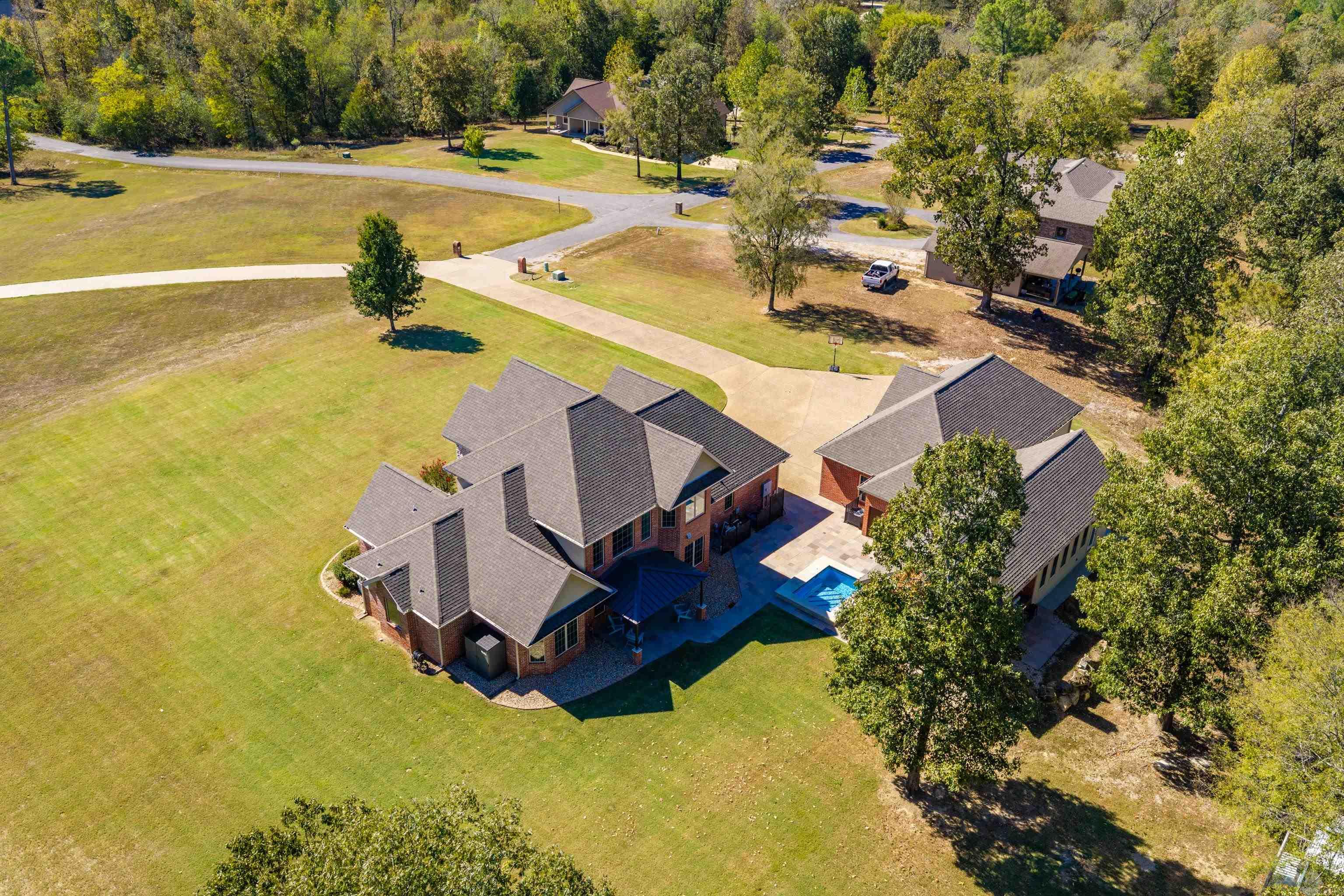 152 Fox Glen Trail Property Photo 5