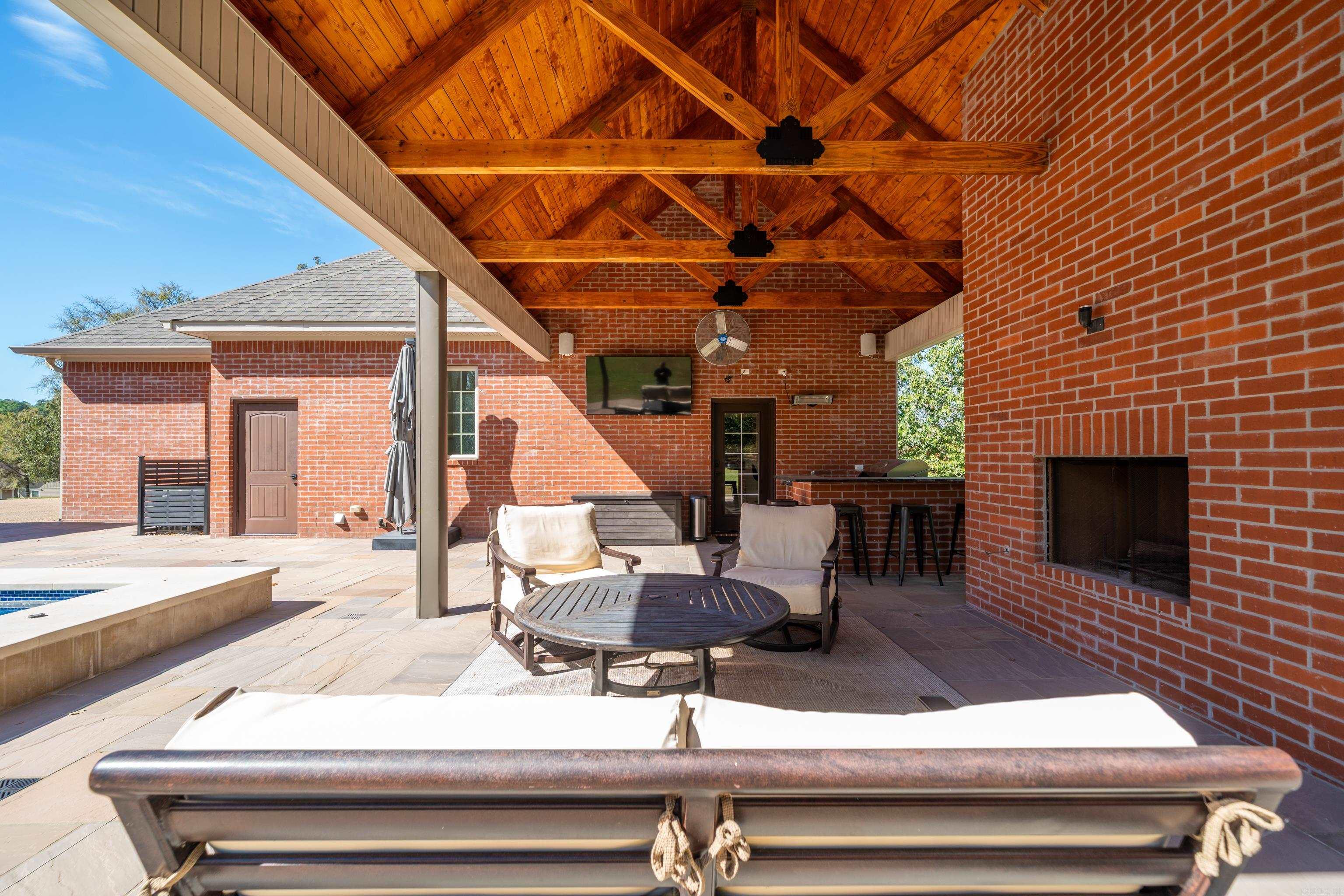 152 Fox Glen Trail Property Photo 44