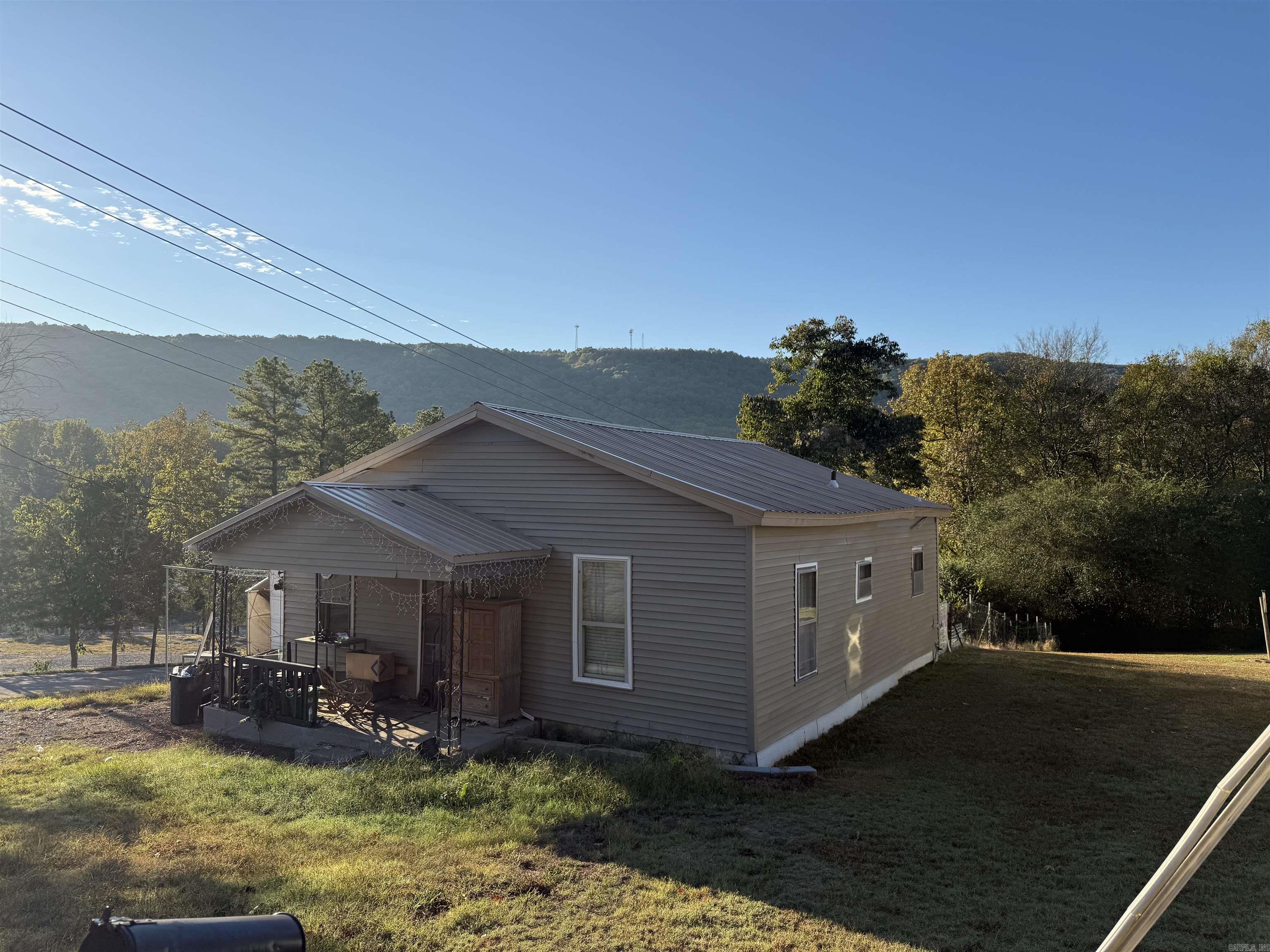 539 E Sugarloaf Property Photo 3