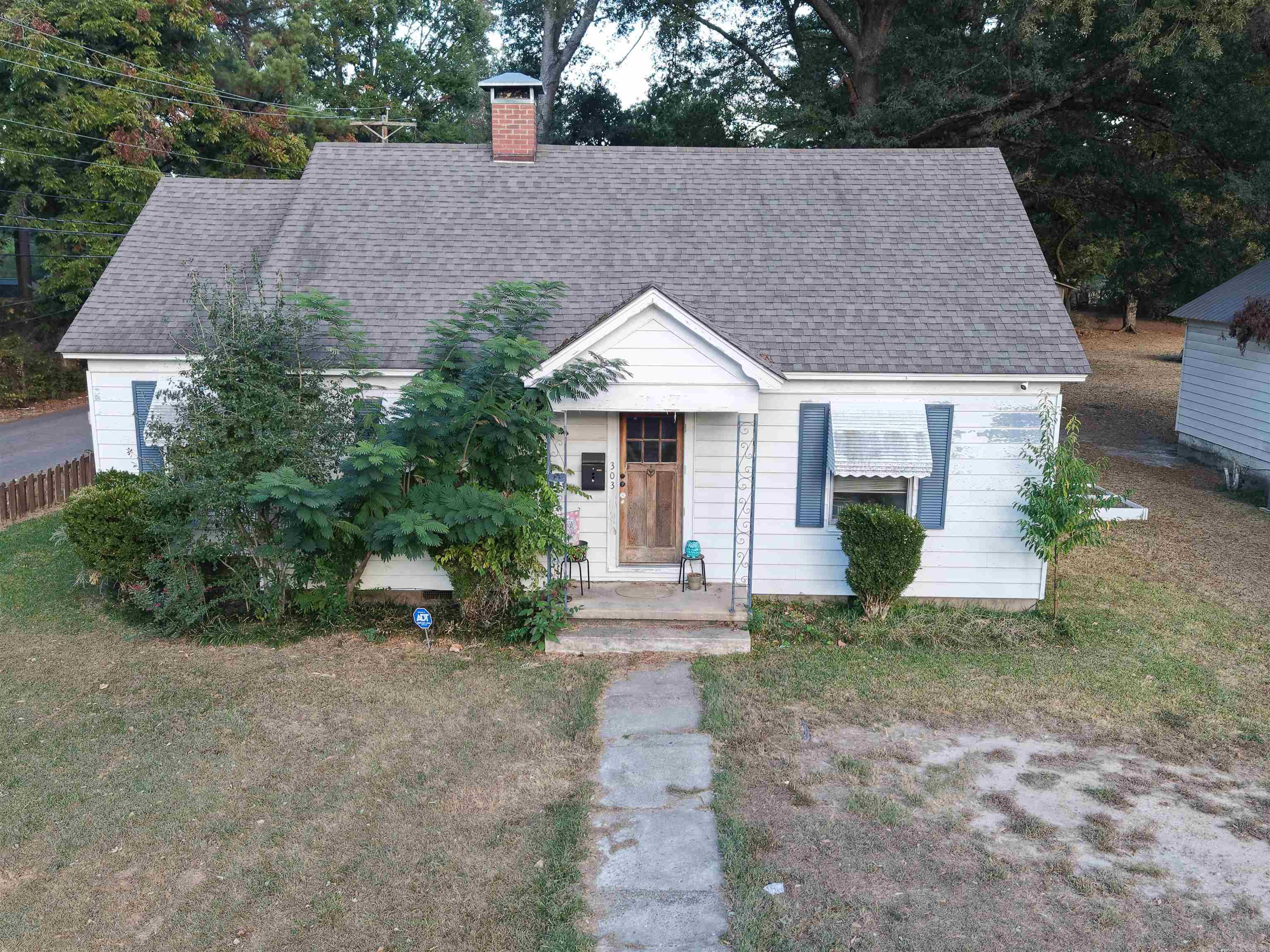 303 S Gabbert Street Property Photo 1