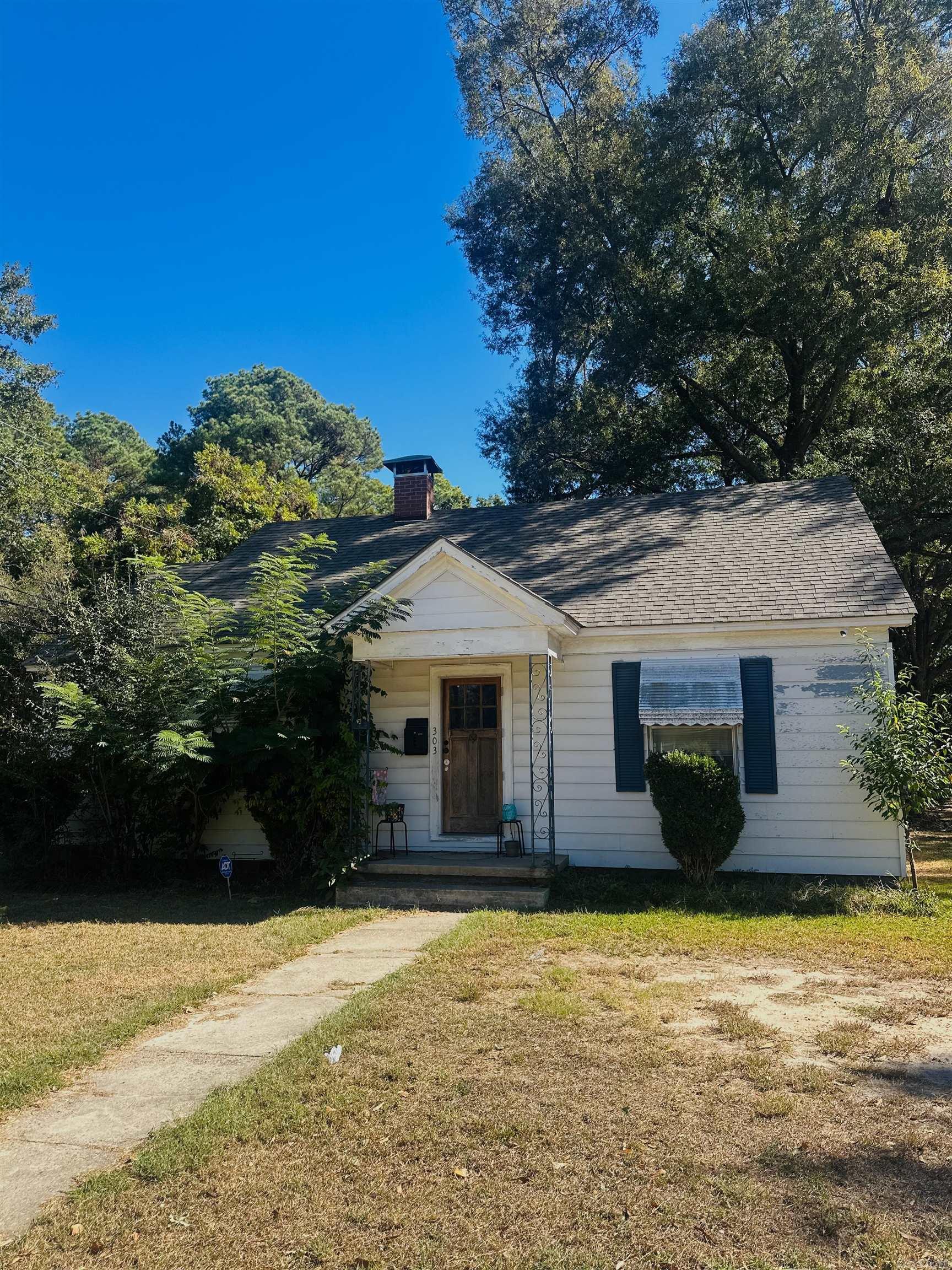 303 S Gabbert Street Property Photo 5