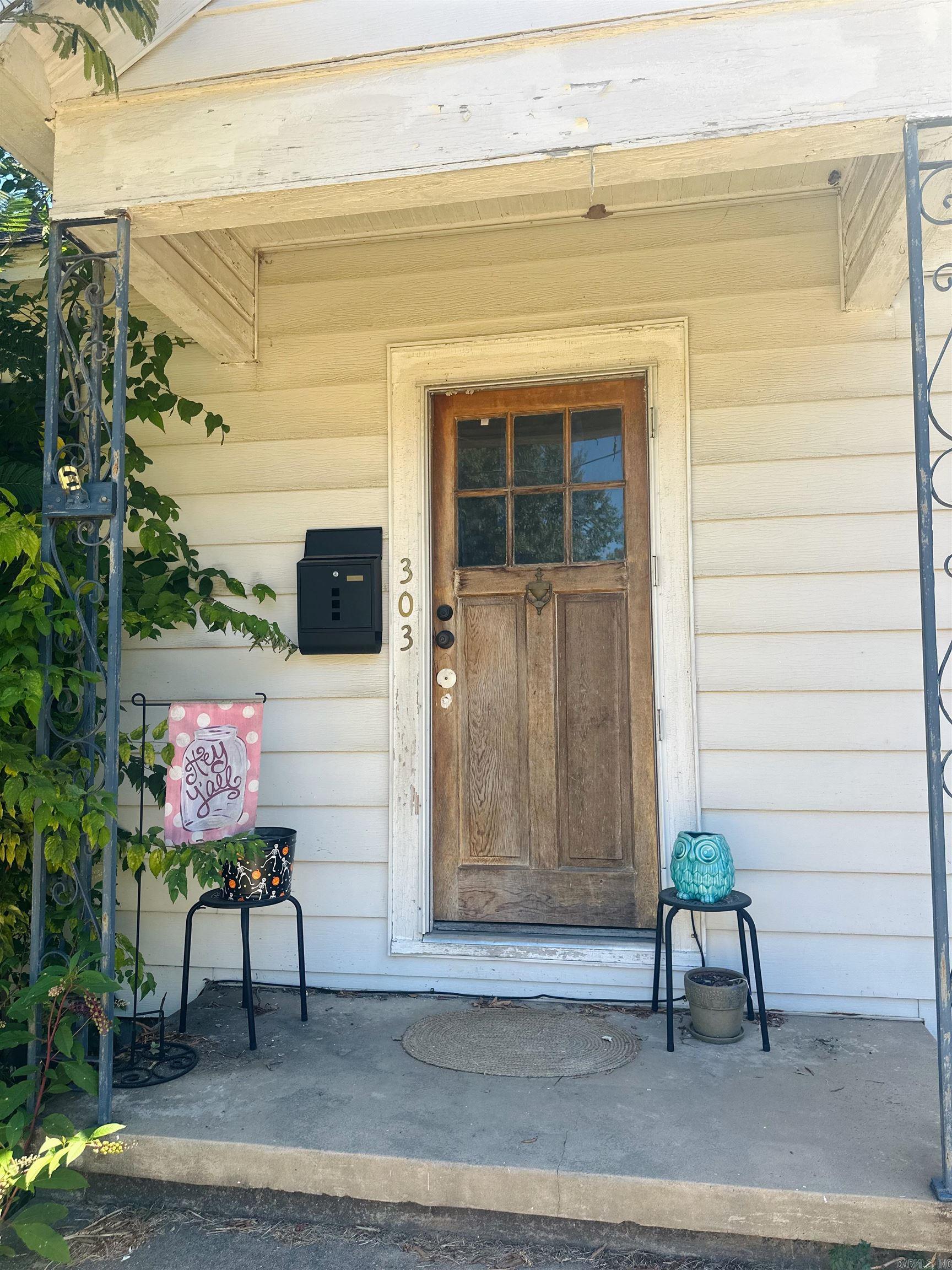 303 S Gabbert Street Property Photo 9