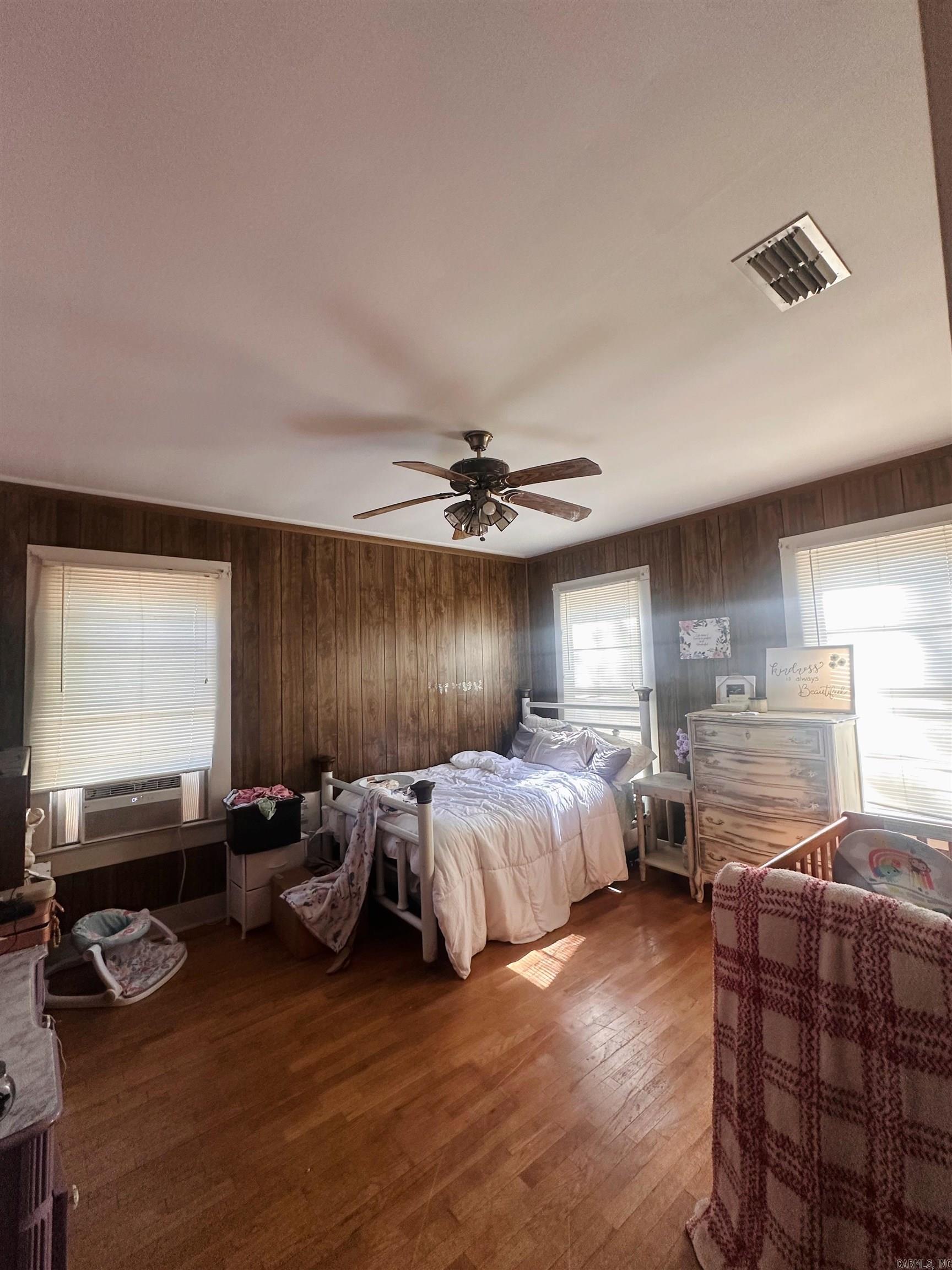 303 S Gabbert Street Property Photo 14