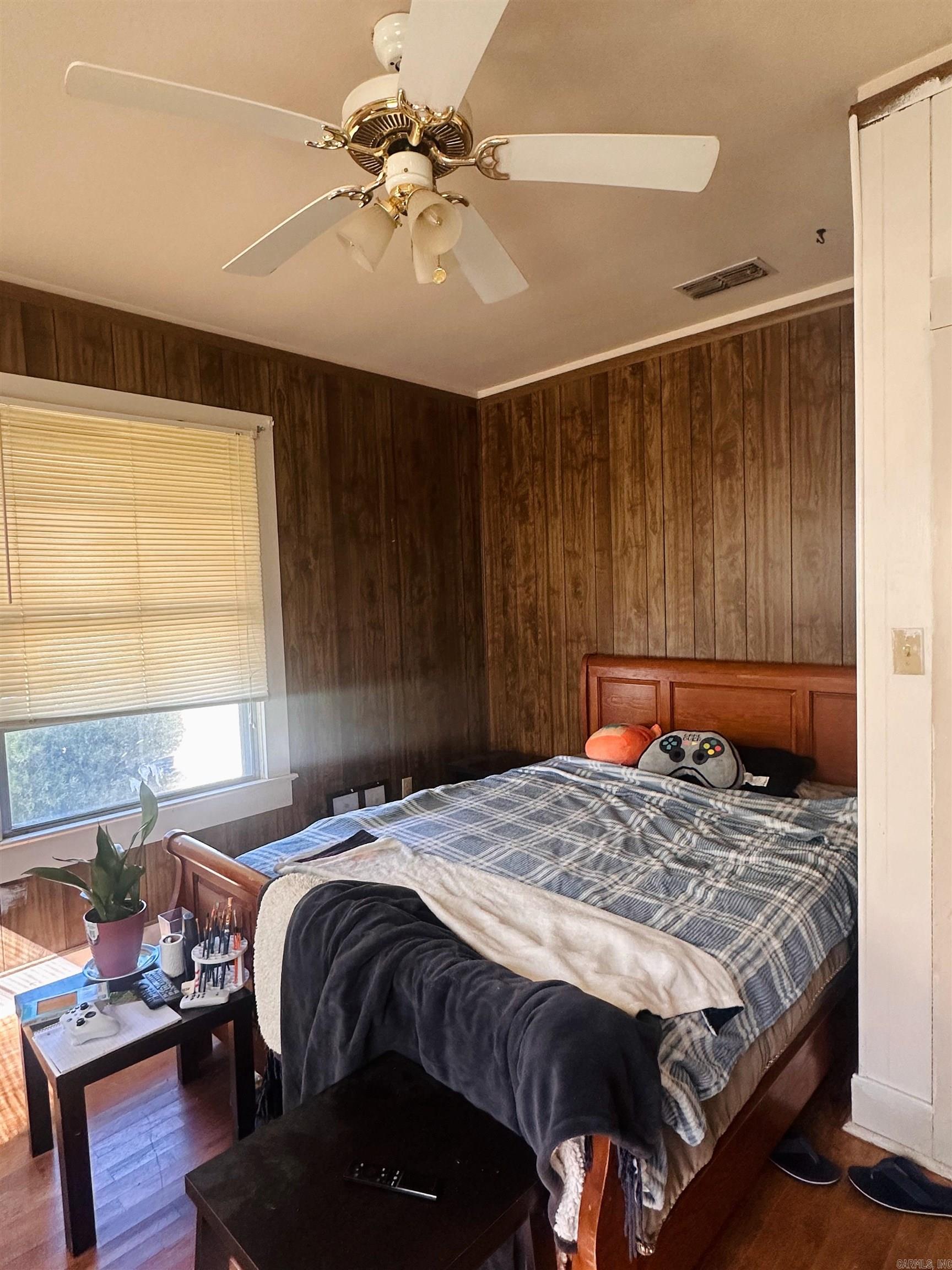 303 S Gabbert Street Property Photo 15