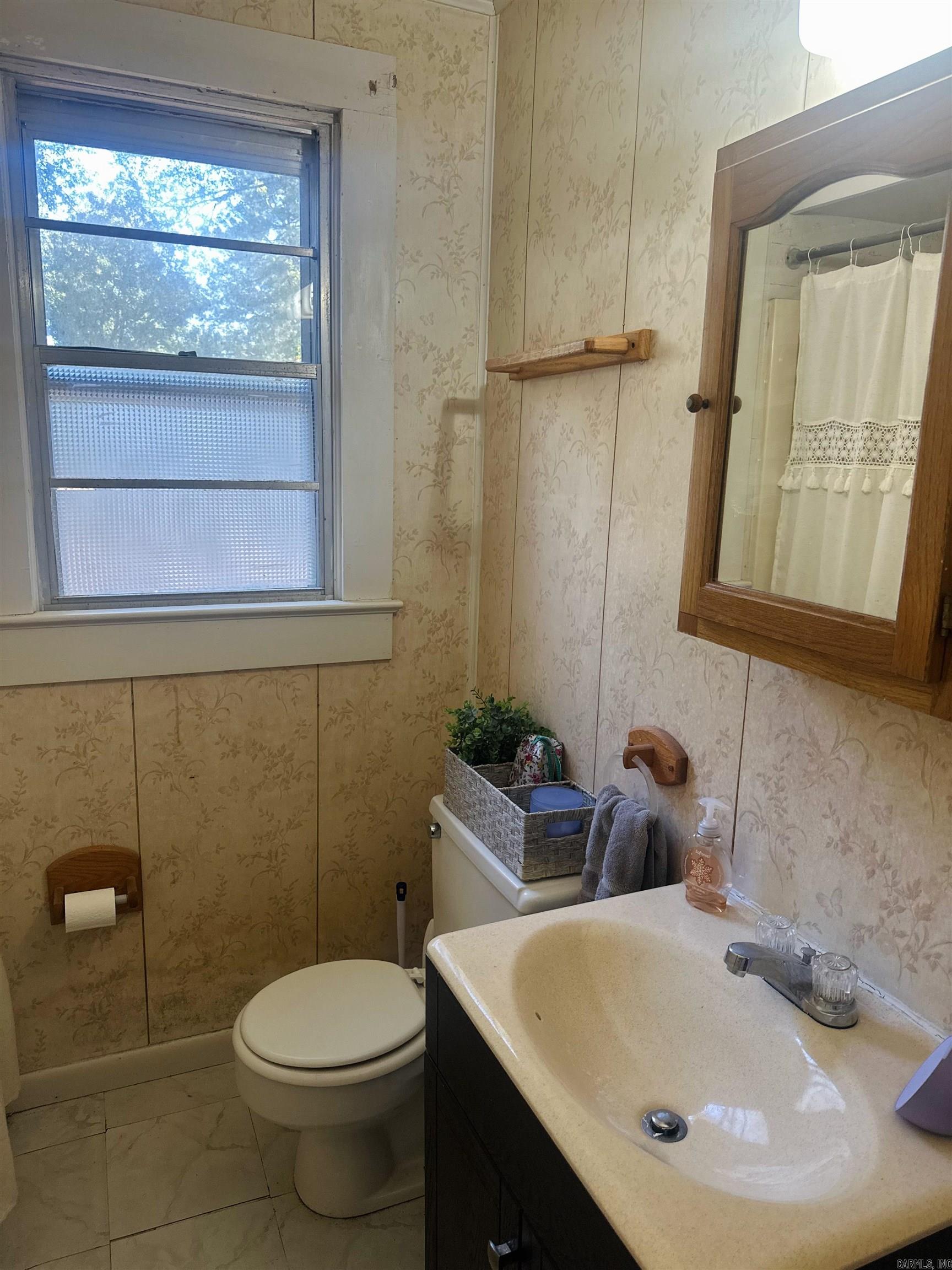303 S Gabbert Street Property Photo 17