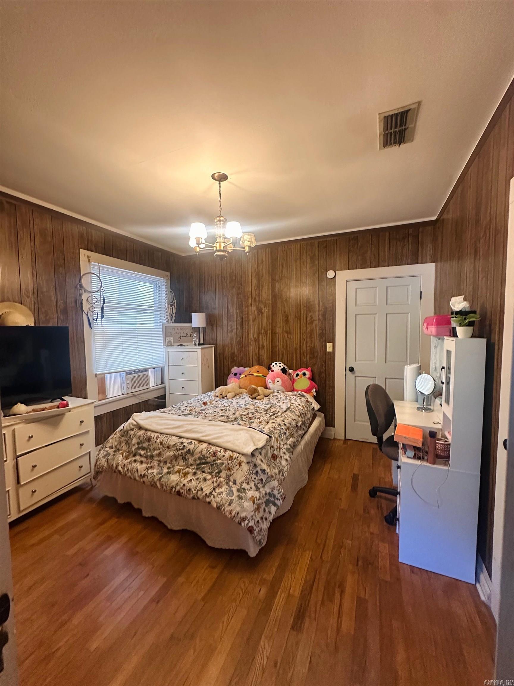 303 S Gabbert Street Property Photo 18