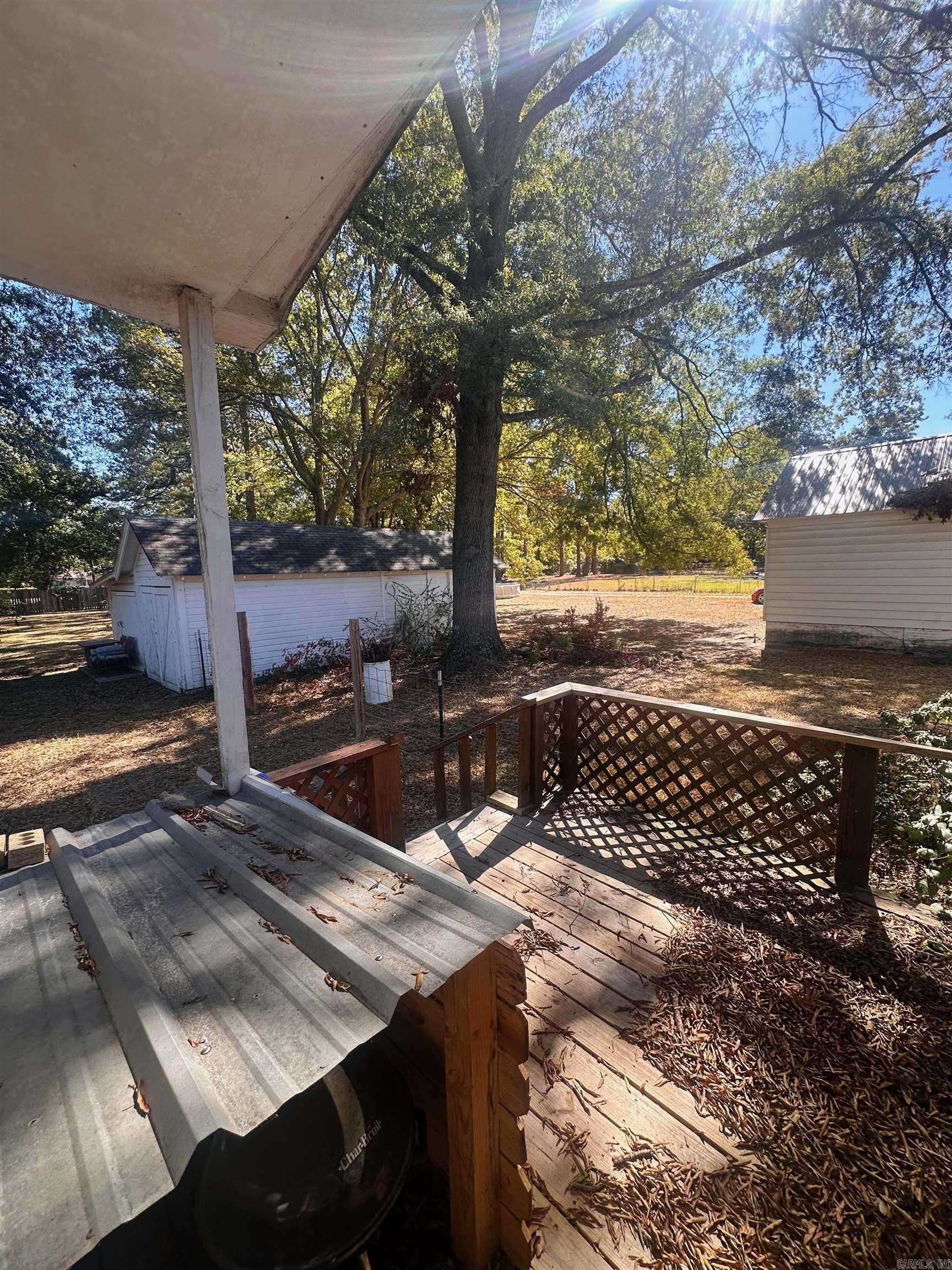 303 S Gabbert Street Property Photo 26