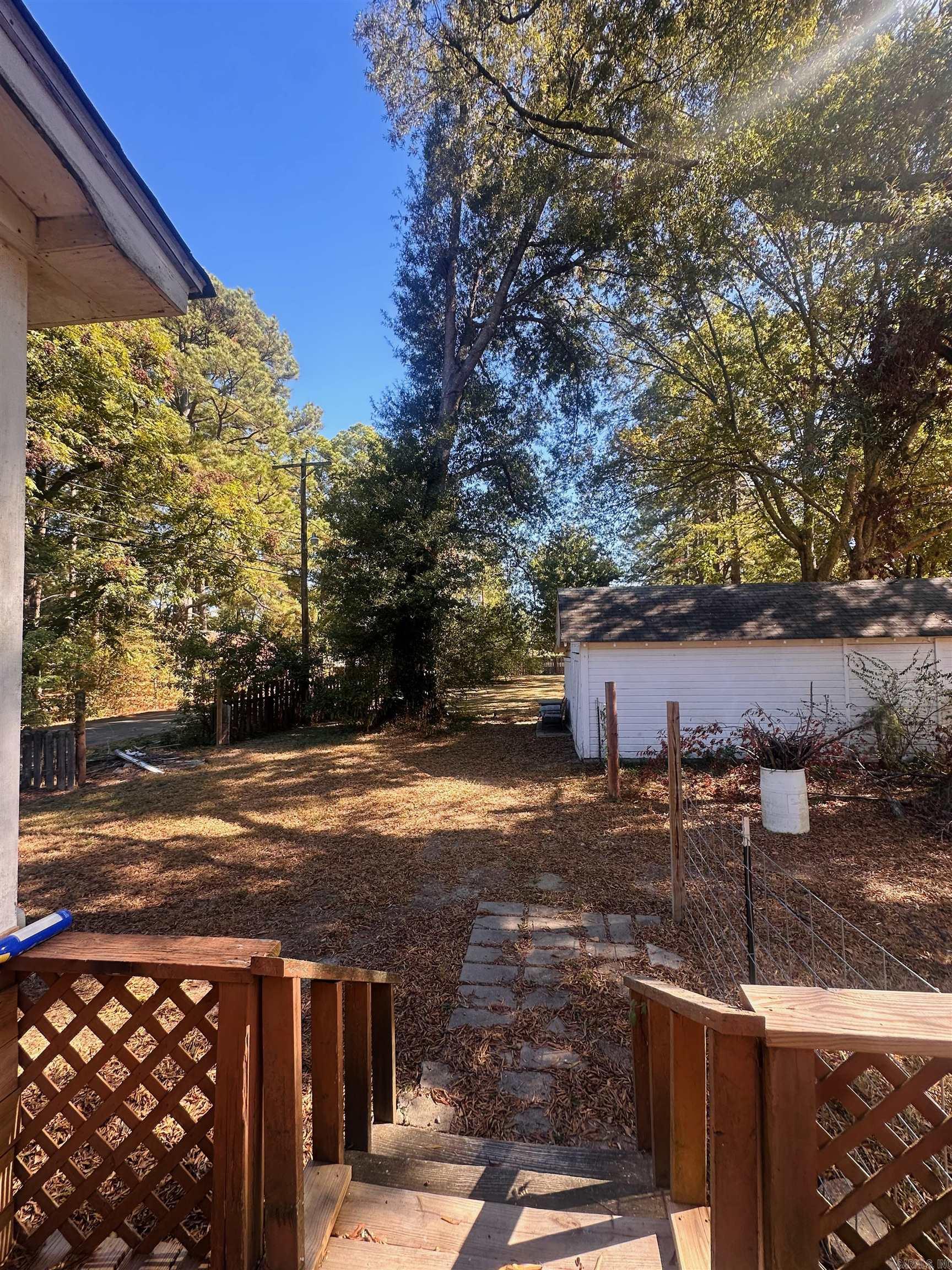 303 S Gabbert Street Property Photo 27