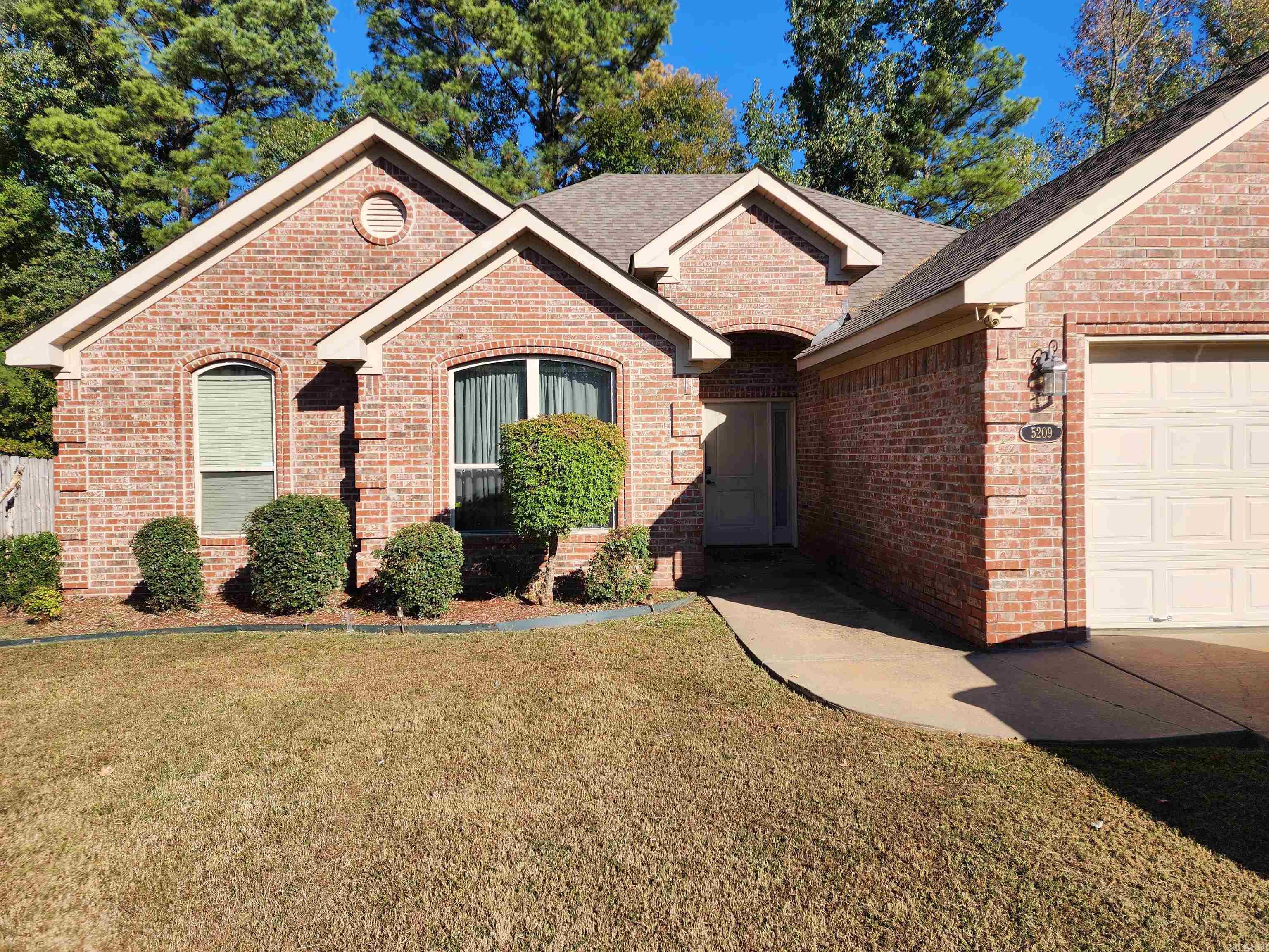 5209 Natalie Dr Property Photo 3