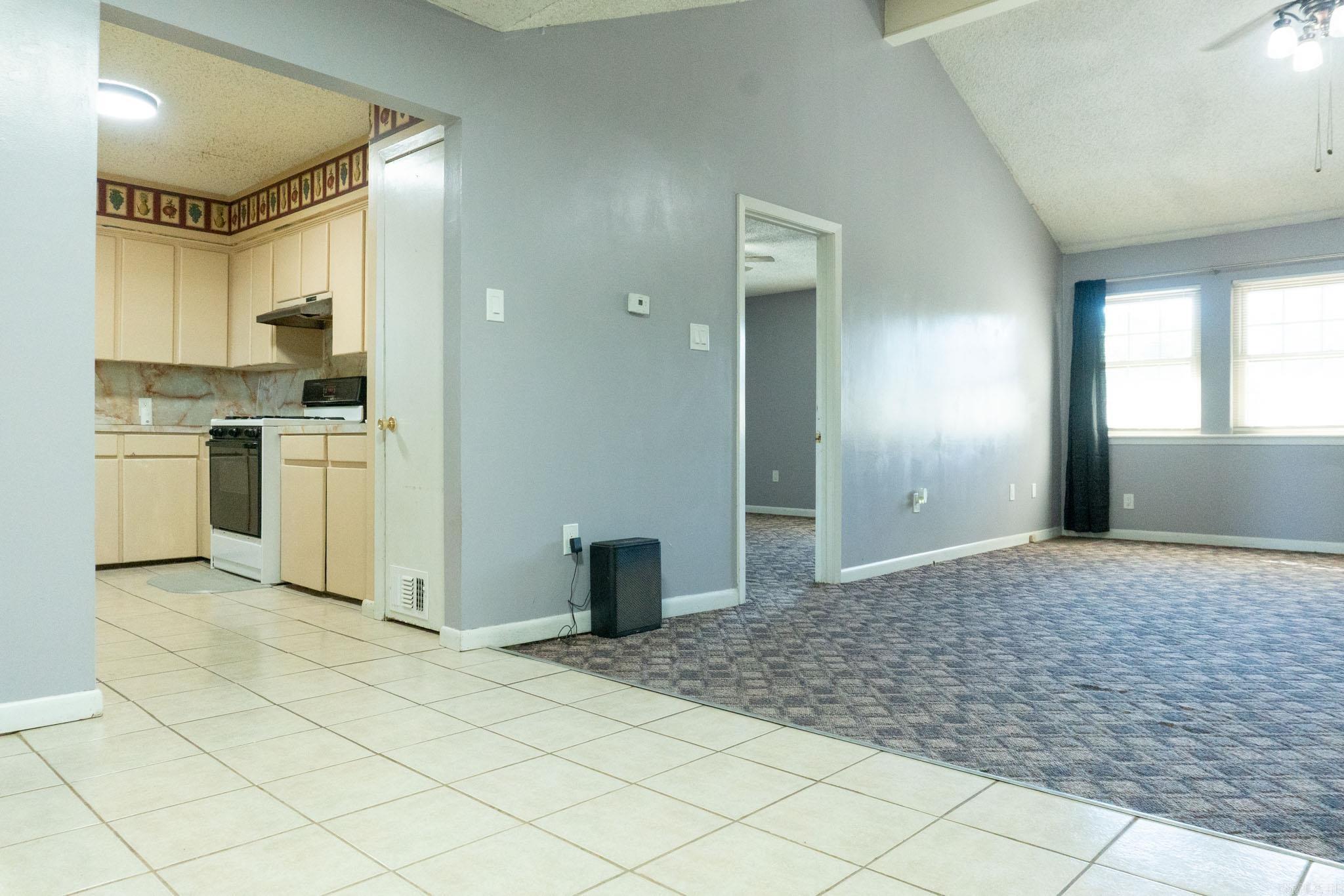 1005 N Walkers Corner Property Photo 7