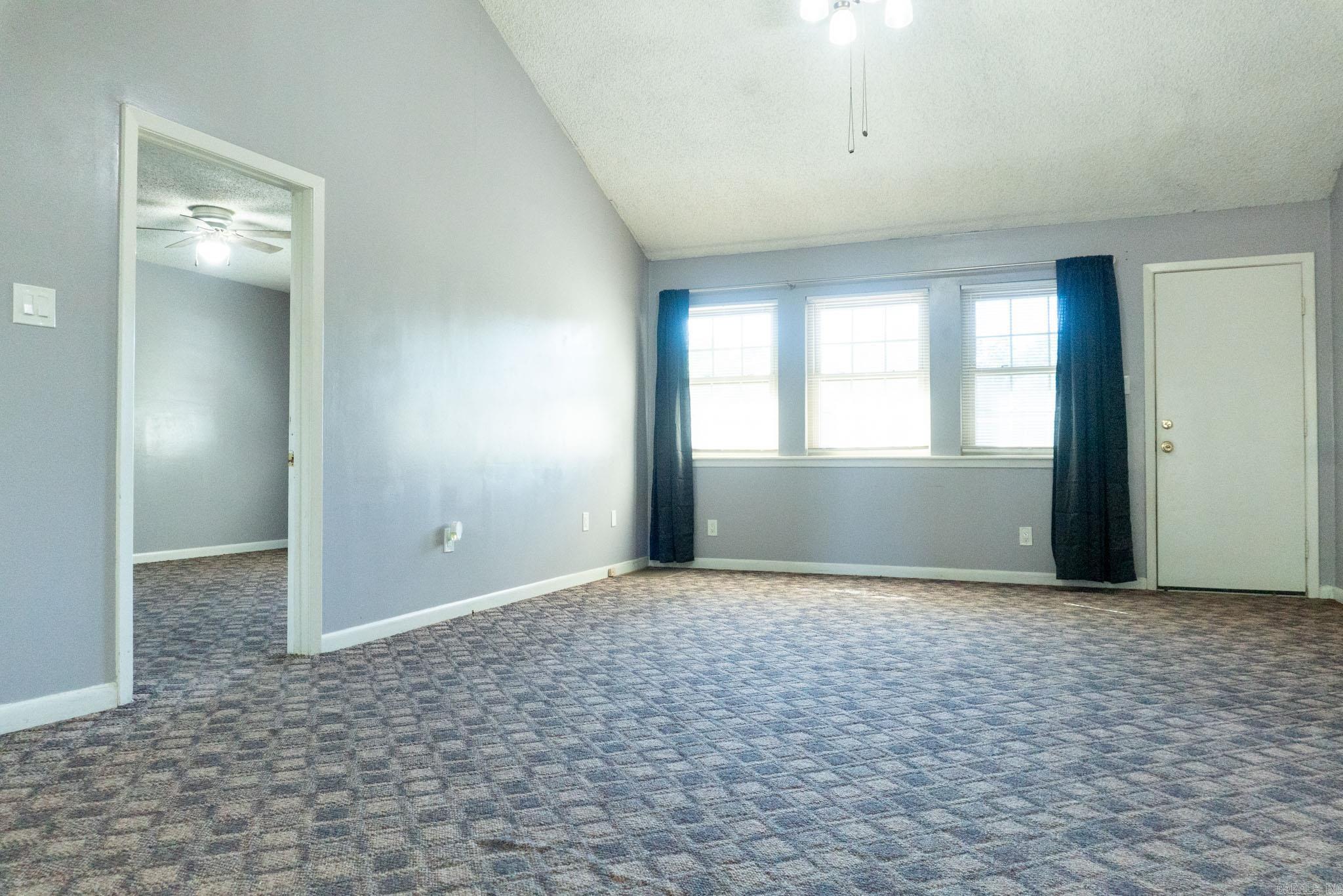 1005 N Walkers Corner Property Photo 8