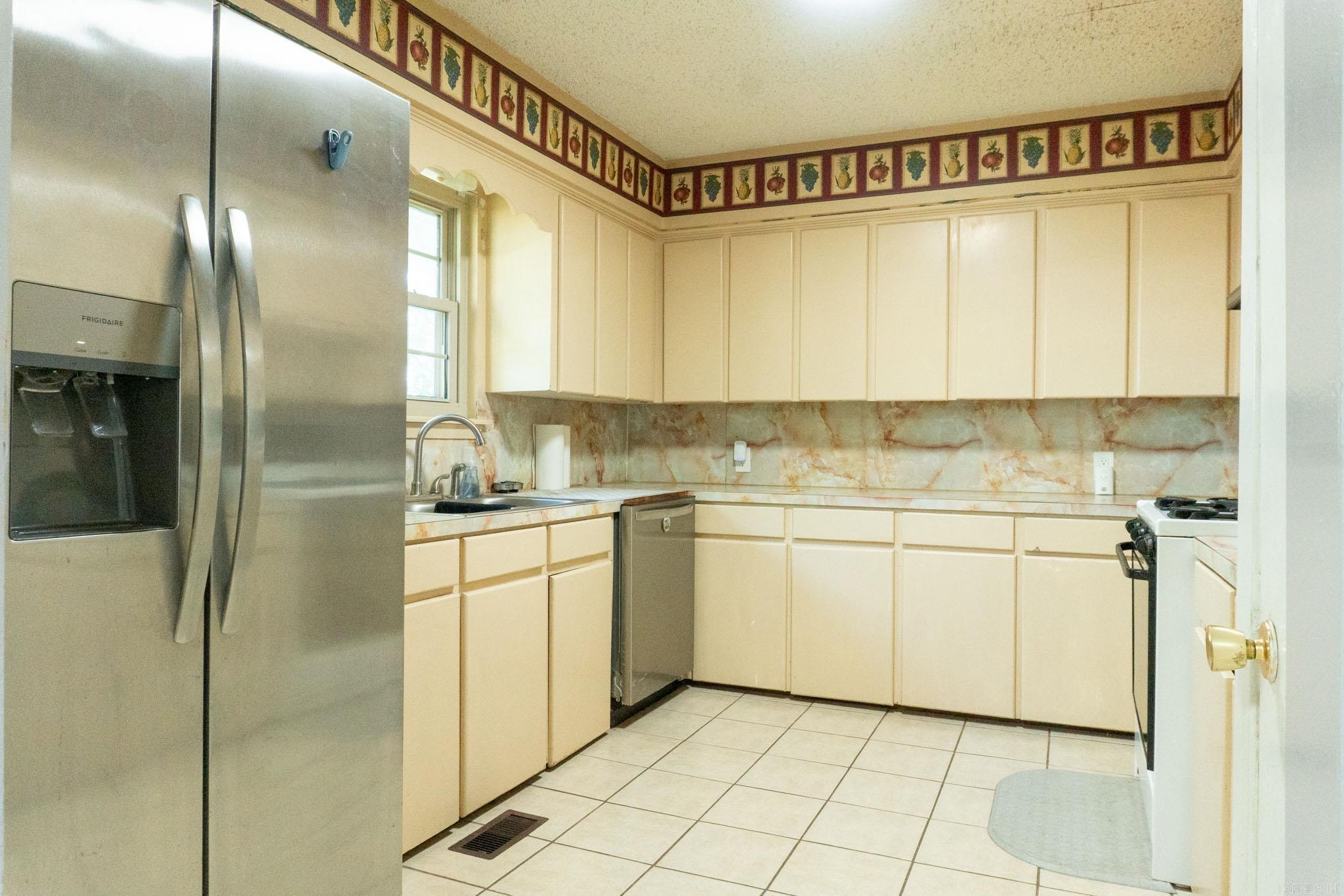 1005 N Walkers Corner Property Photo 11
