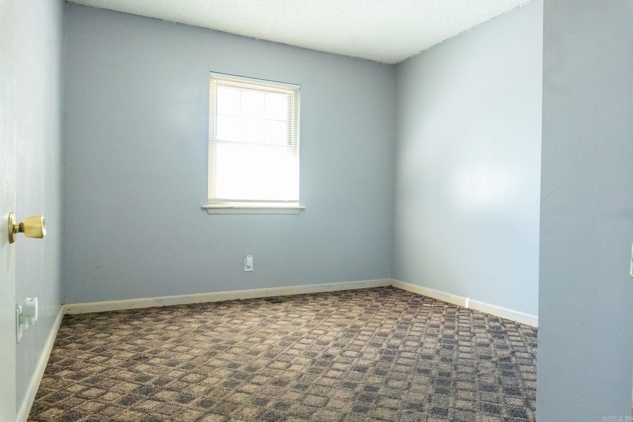 1005 N Walkers Corner Property Photo 16