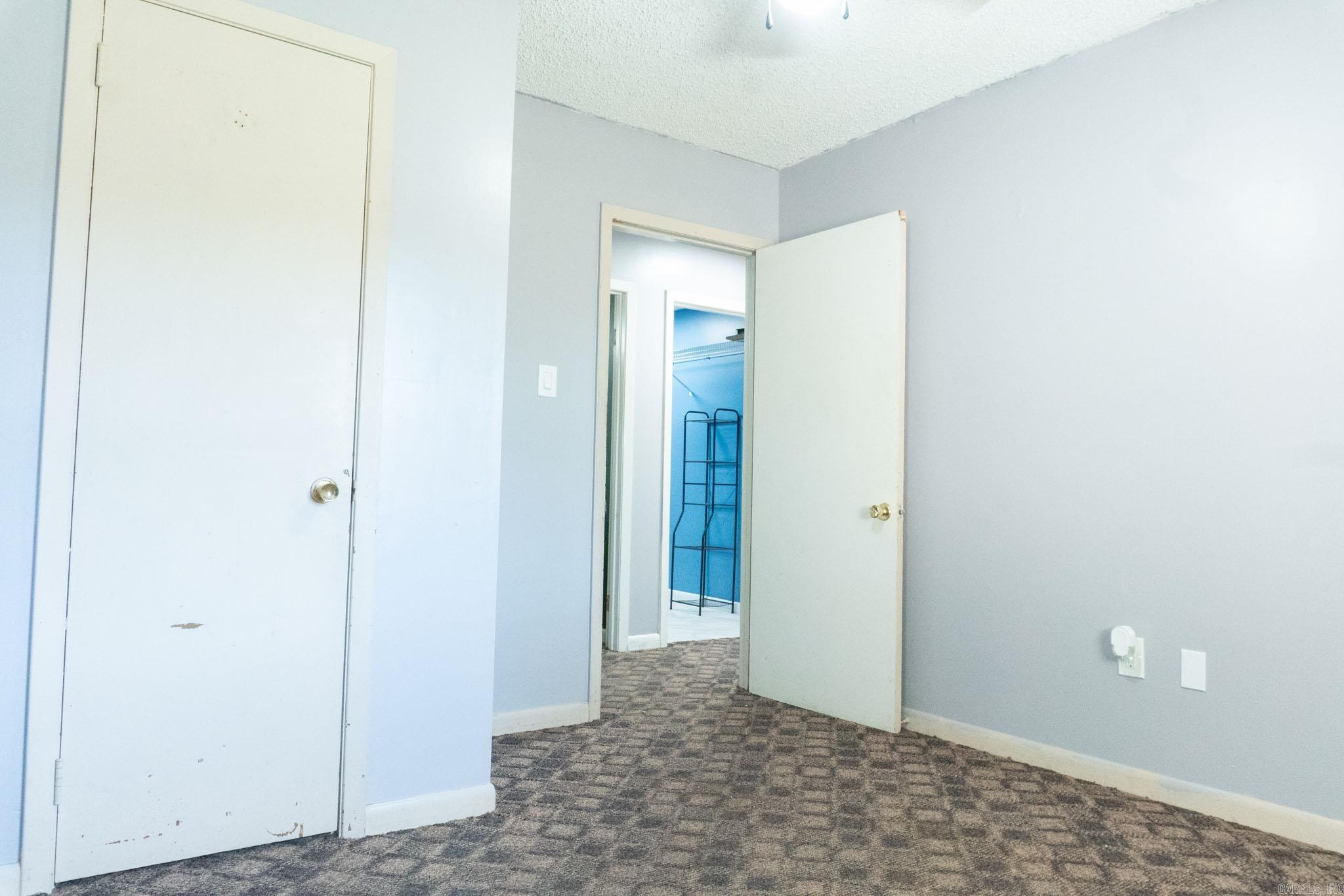 1005 N Walkers Corner Property Photo 17