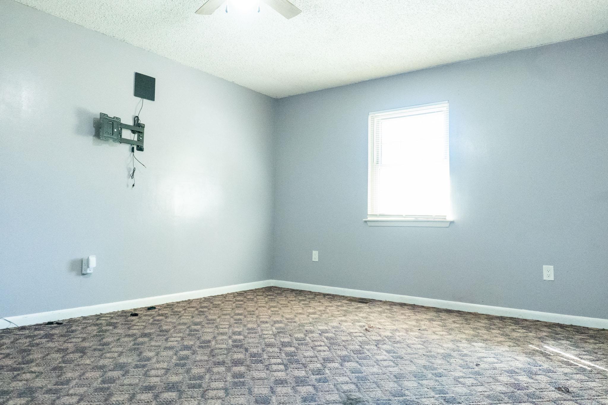 1005 N Walkers Corner Property Photo 20