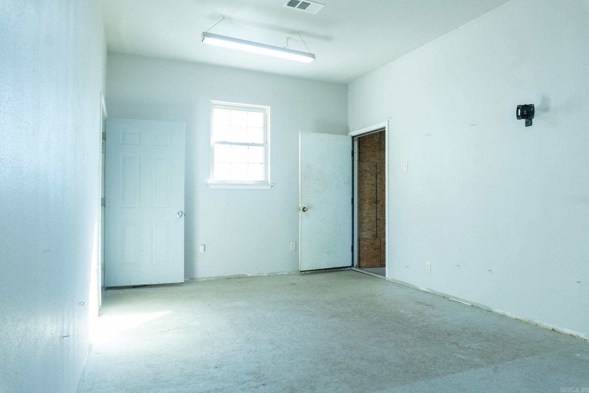 1005 N Walkers Corner Property Photo 27