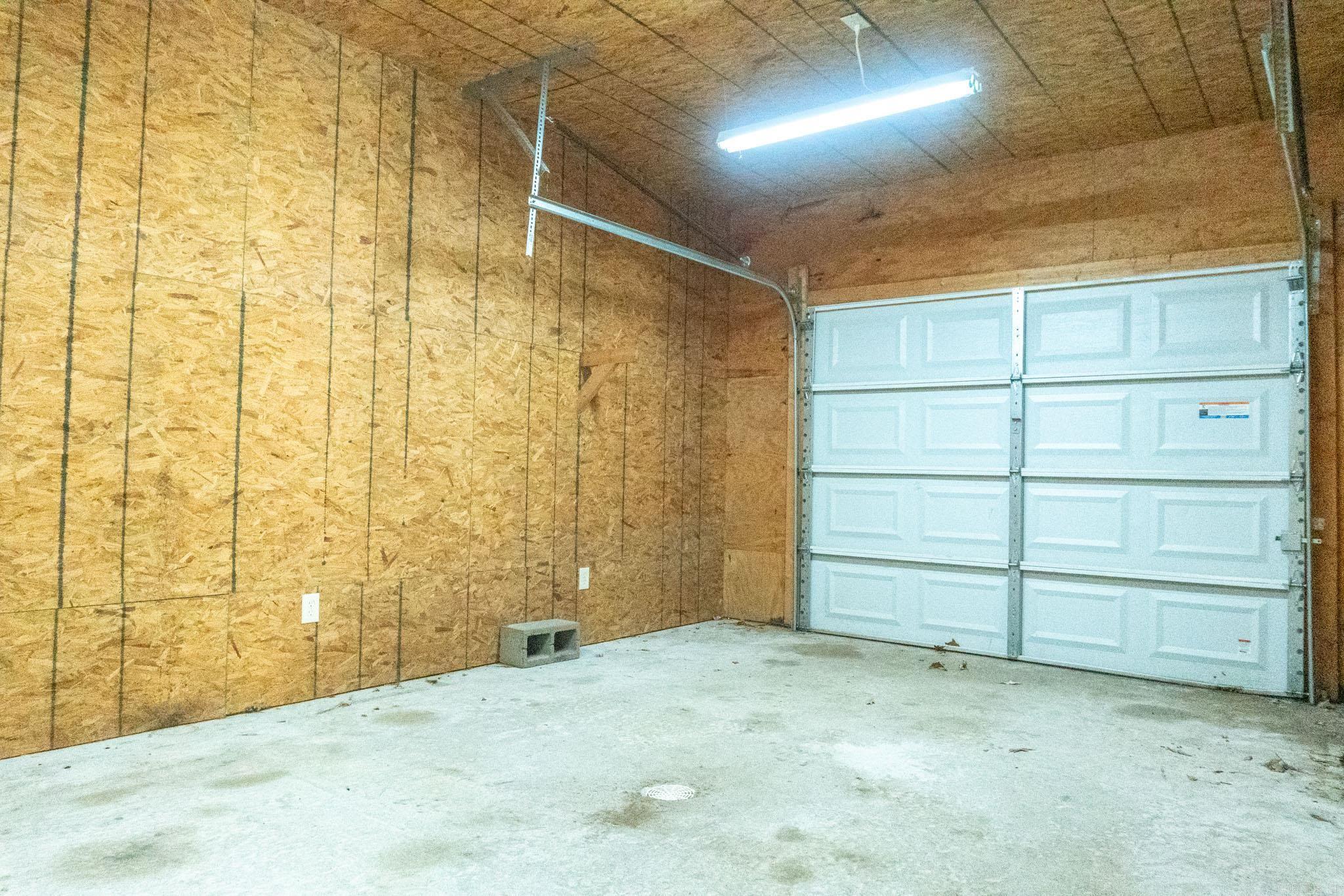1005 N Walkers Corner Property Photo 28