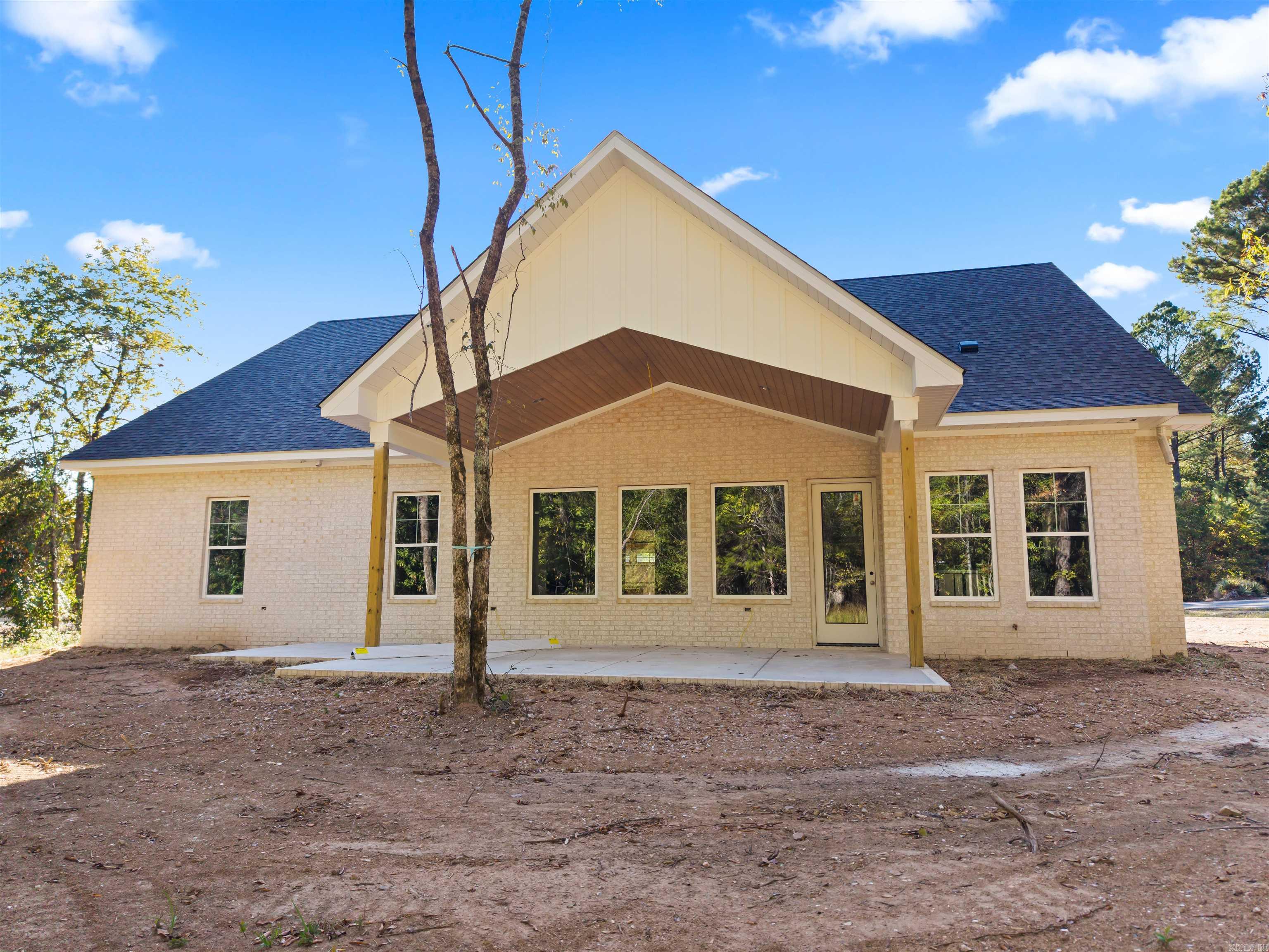 100 Panorama Drive Property Photo 4