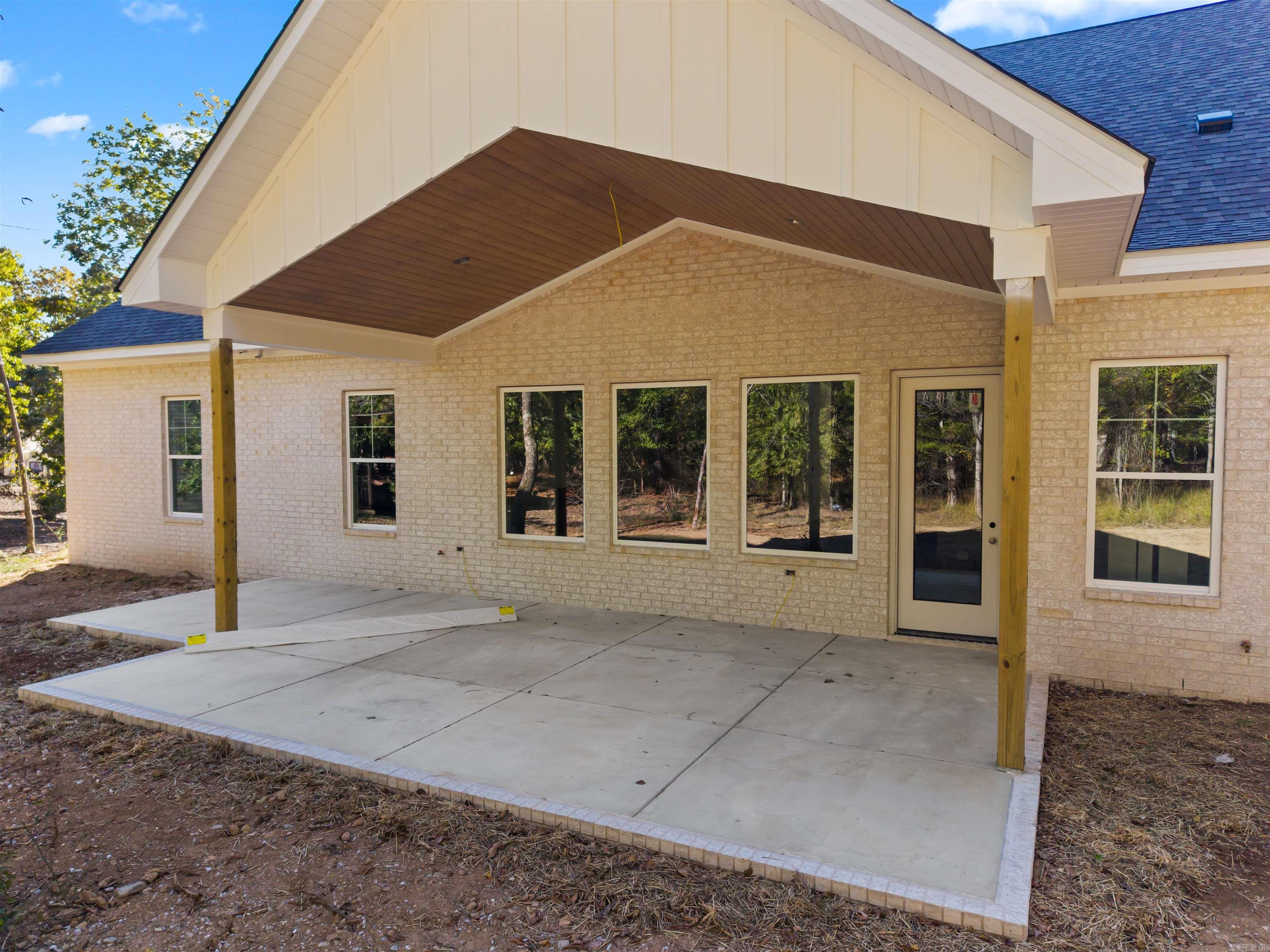 100 Panorama Drive Property Photo 6