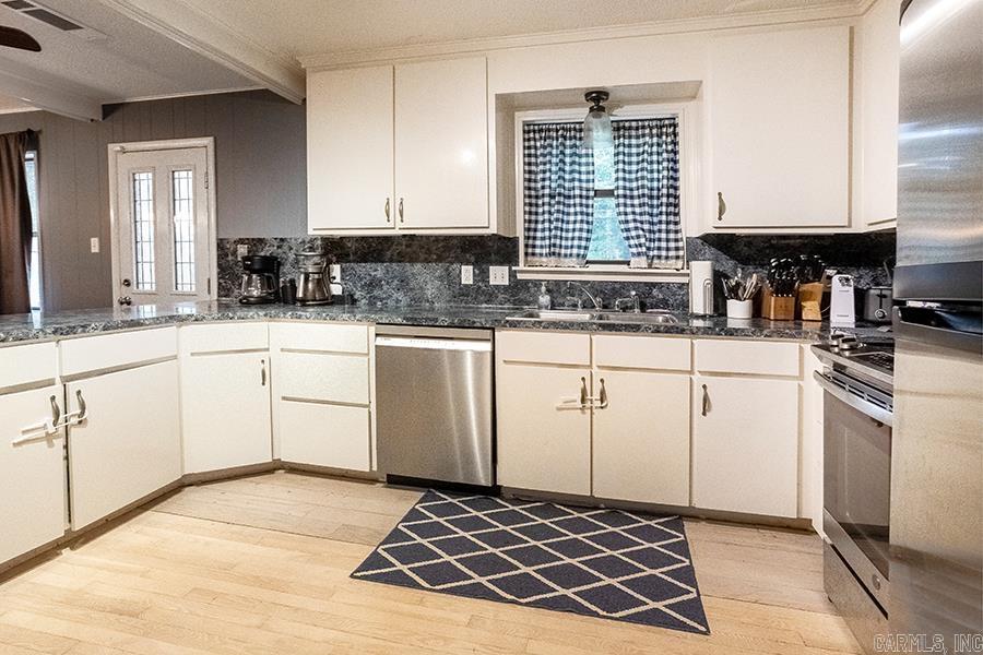900 Mellon Street Property Photo 10