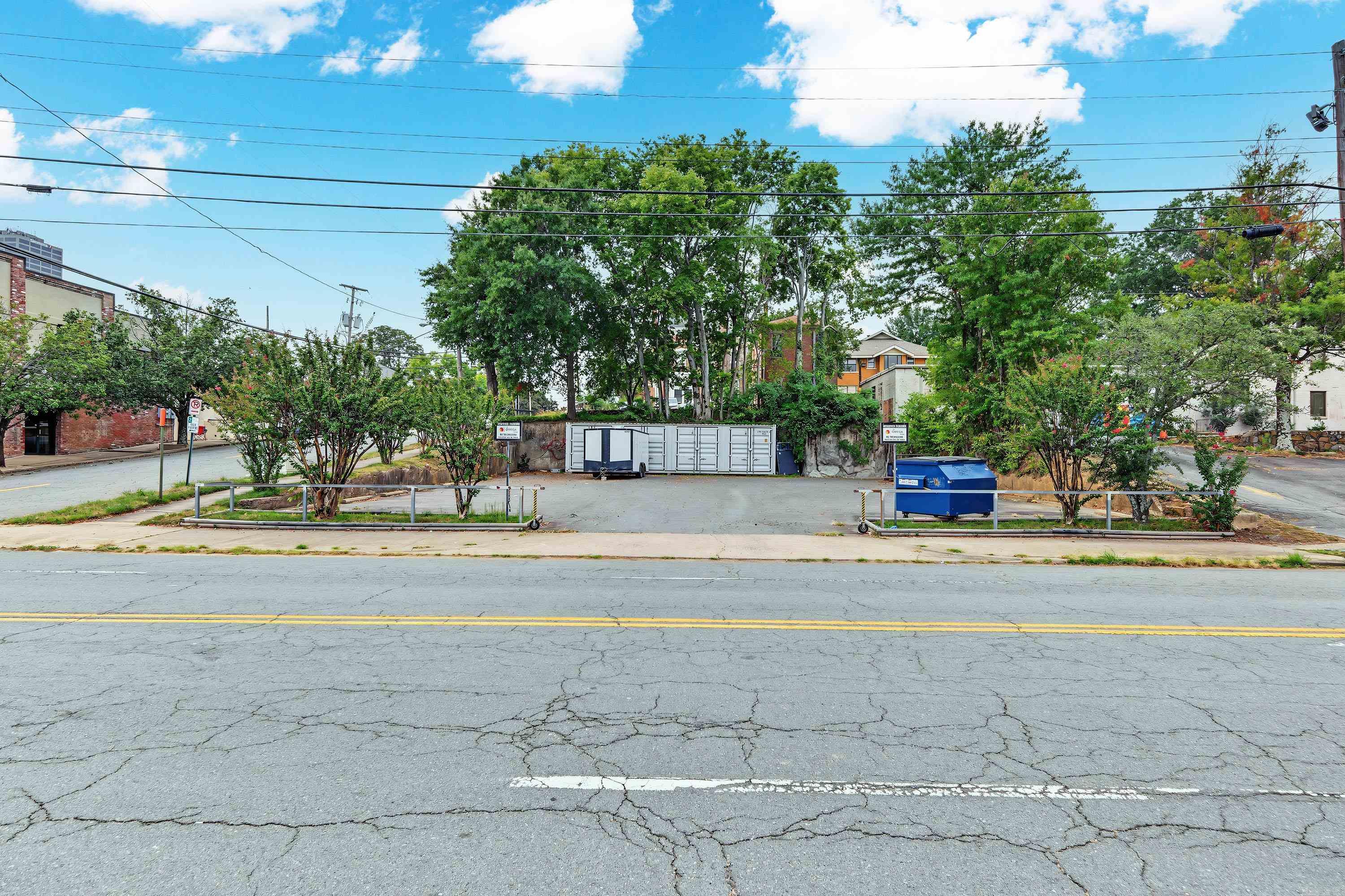 891 W Markham Avenue Property Photo 3