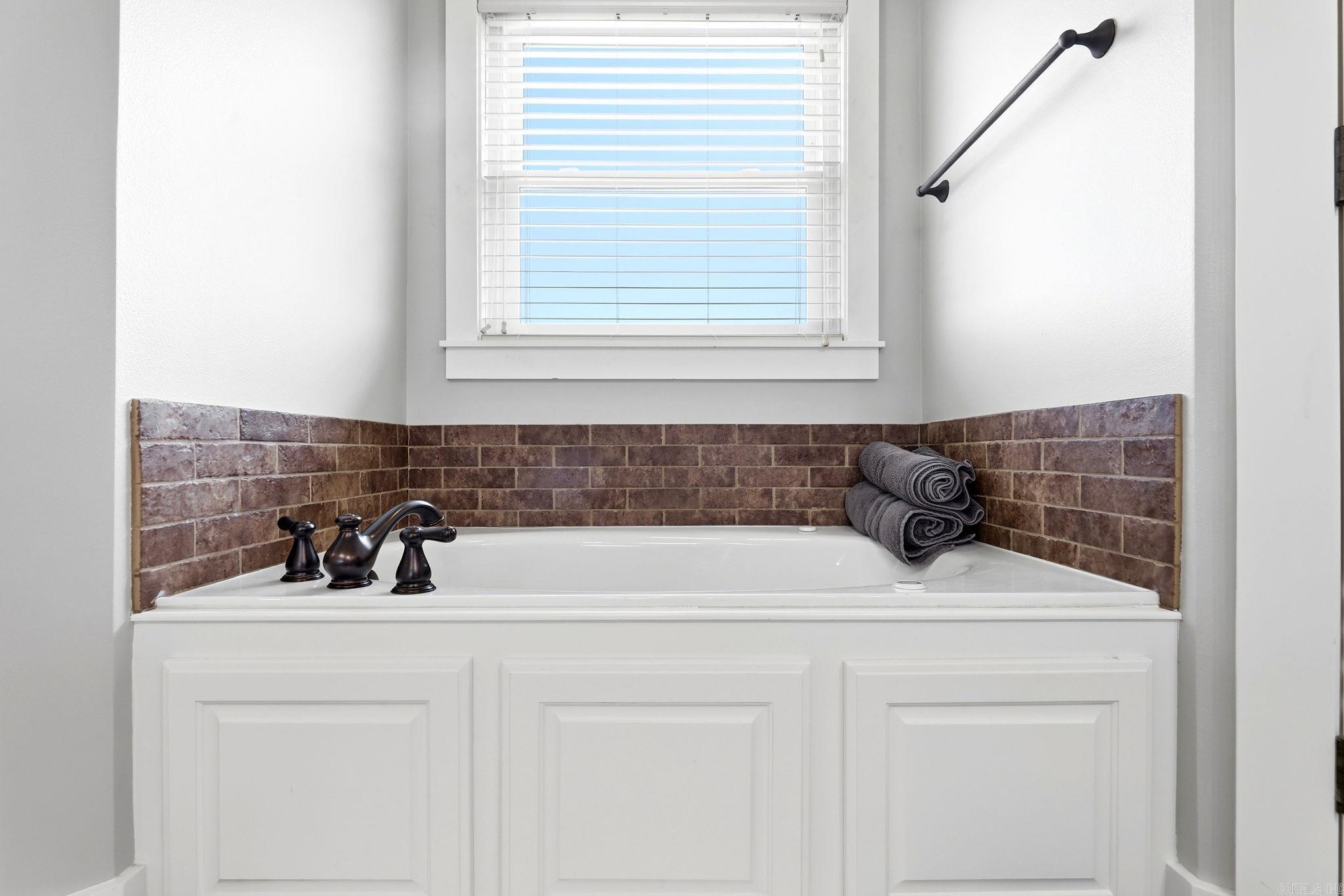 8 Regents Park Property Photo 14