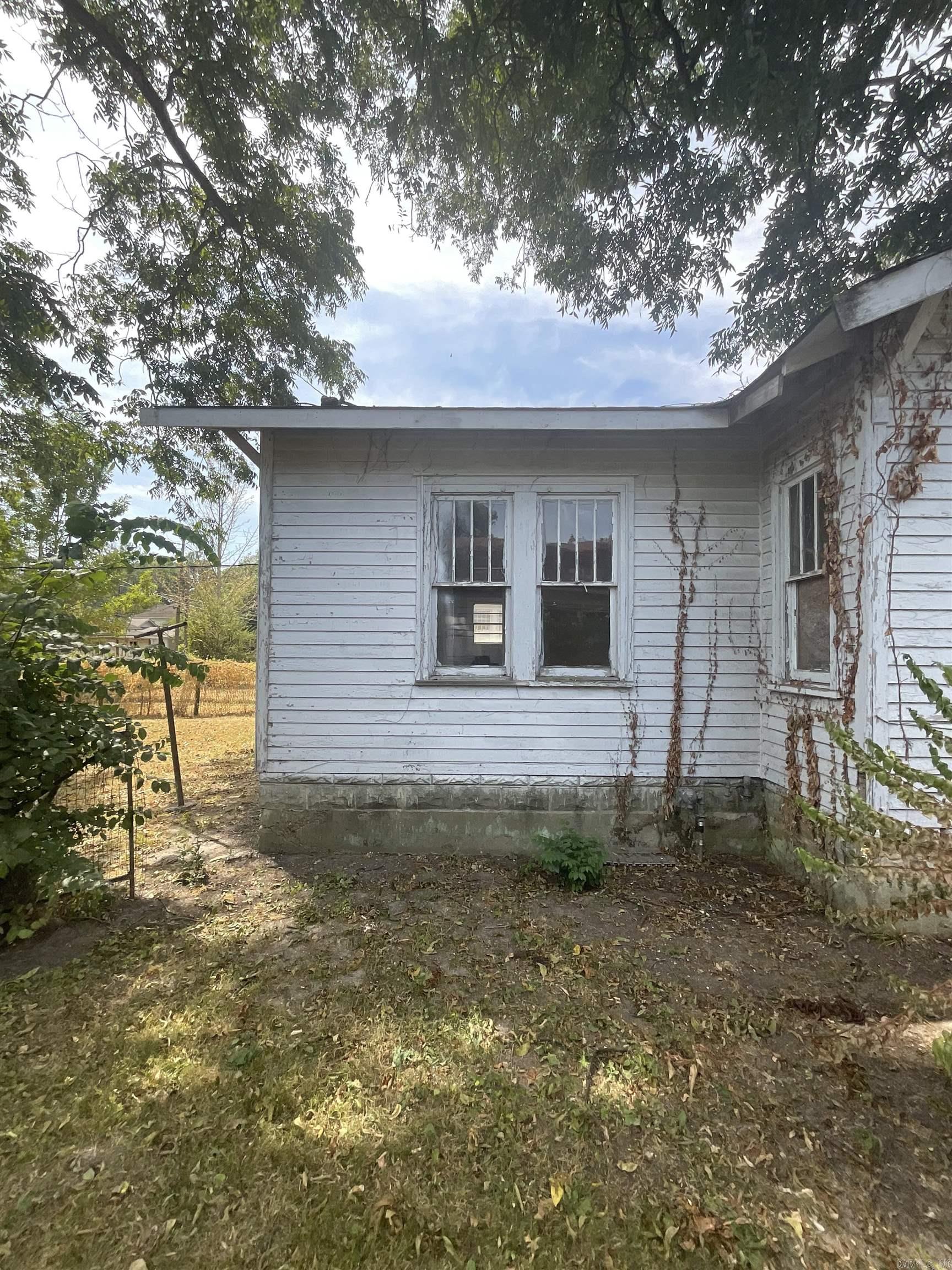 809 S Lowe Street Property Photo 4