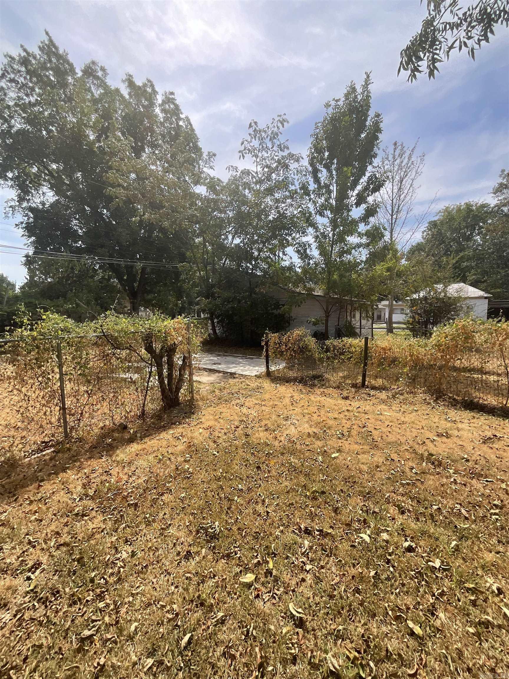 809 S Lowe Street Property Photo 9