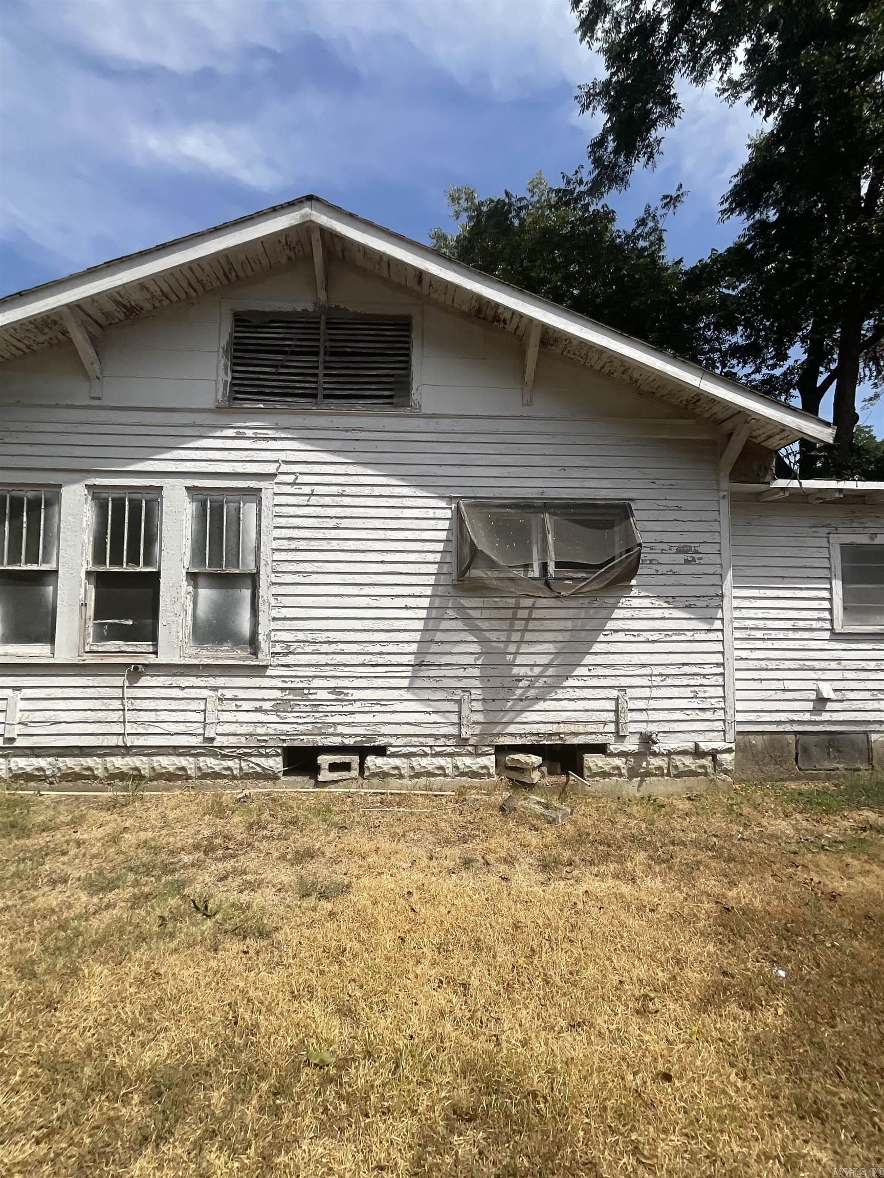 809 S Lowe Street Property Photo 15