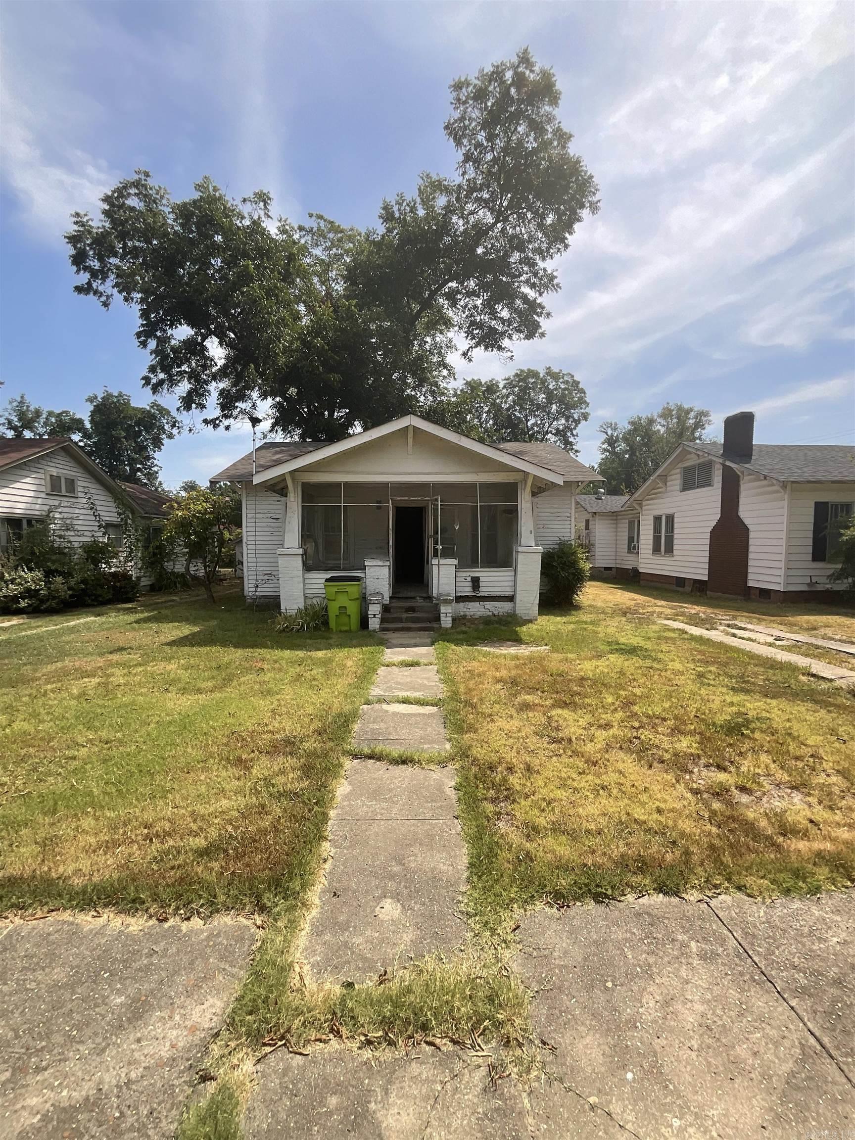 809 S Lowe Street Property Photo 18