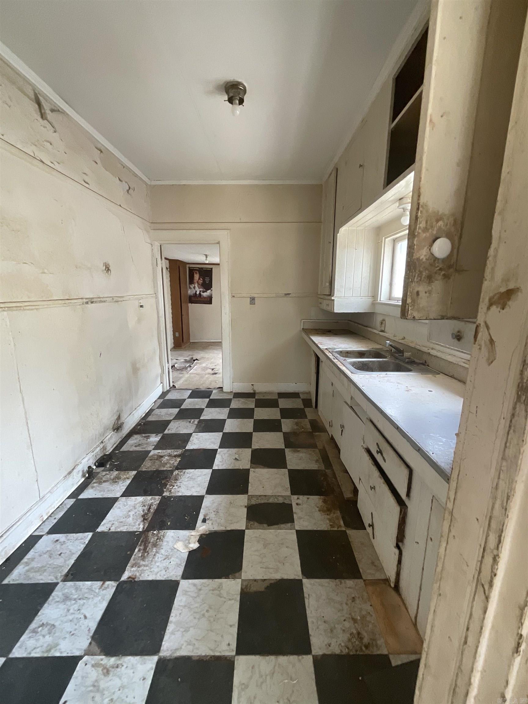 809 S Lowe Street Property Photo 31
