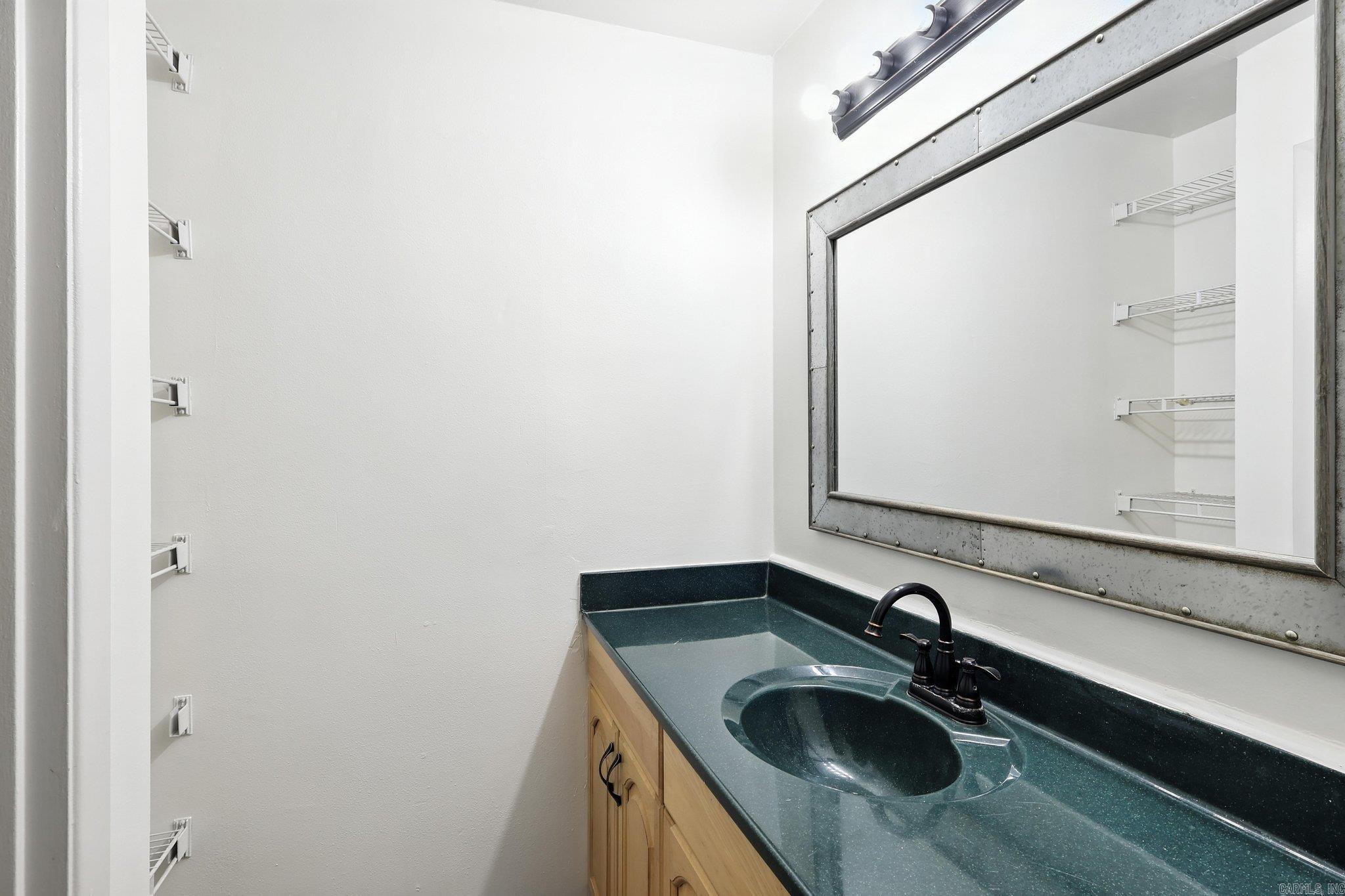 12621 Valleywood Drive Property Photo 7