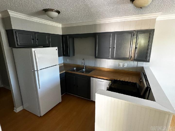 301 S Border Street F Property Photo 1