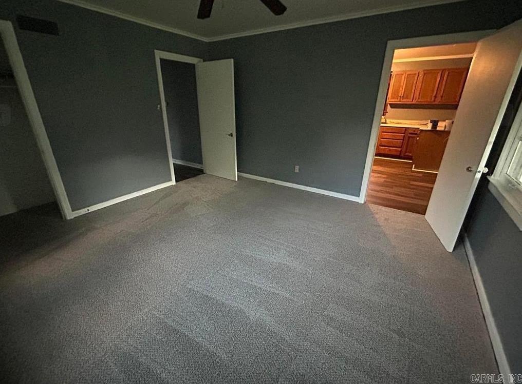 301 Park Place Property Photo 3