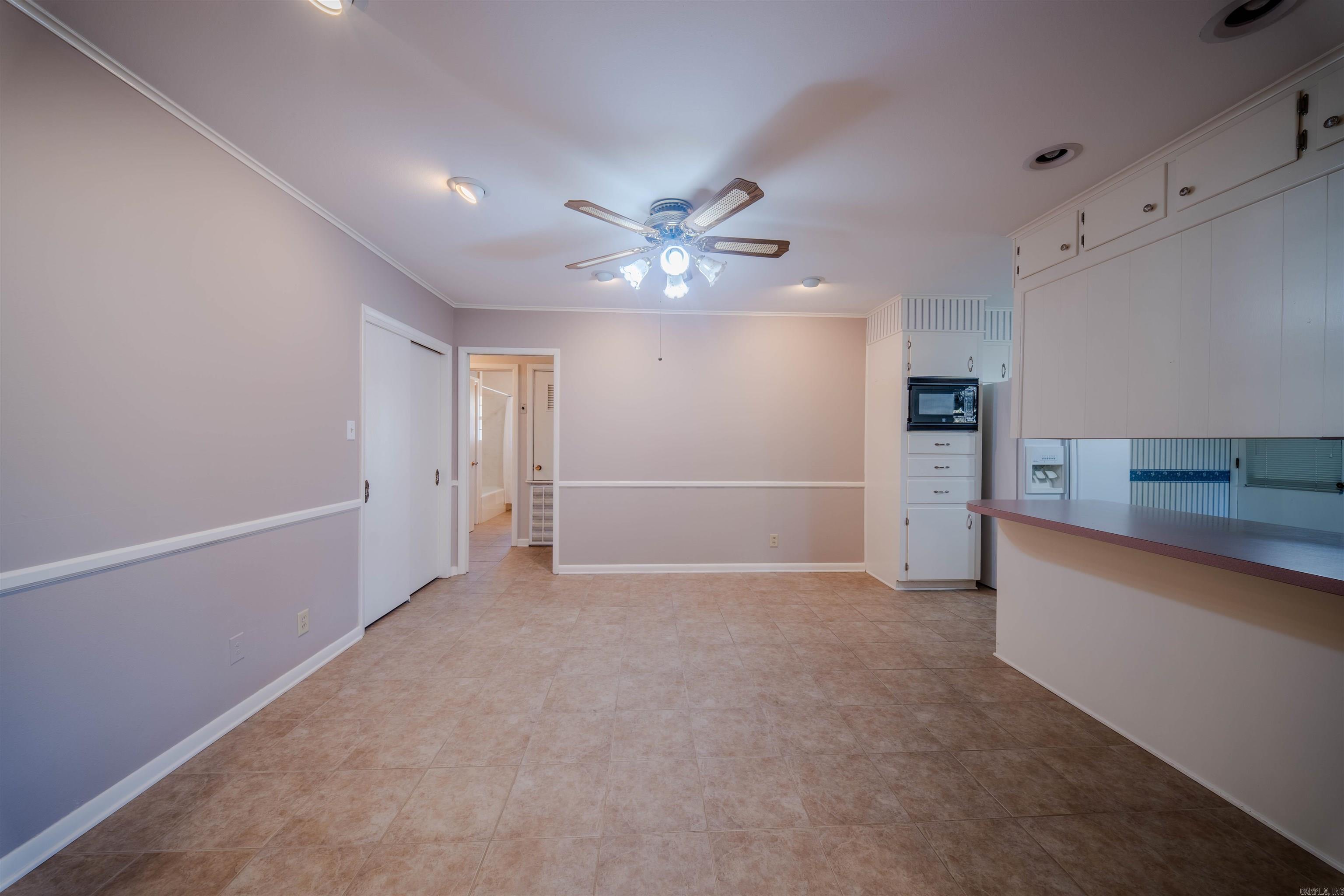 111 Alderman Dr Property Photo 4
