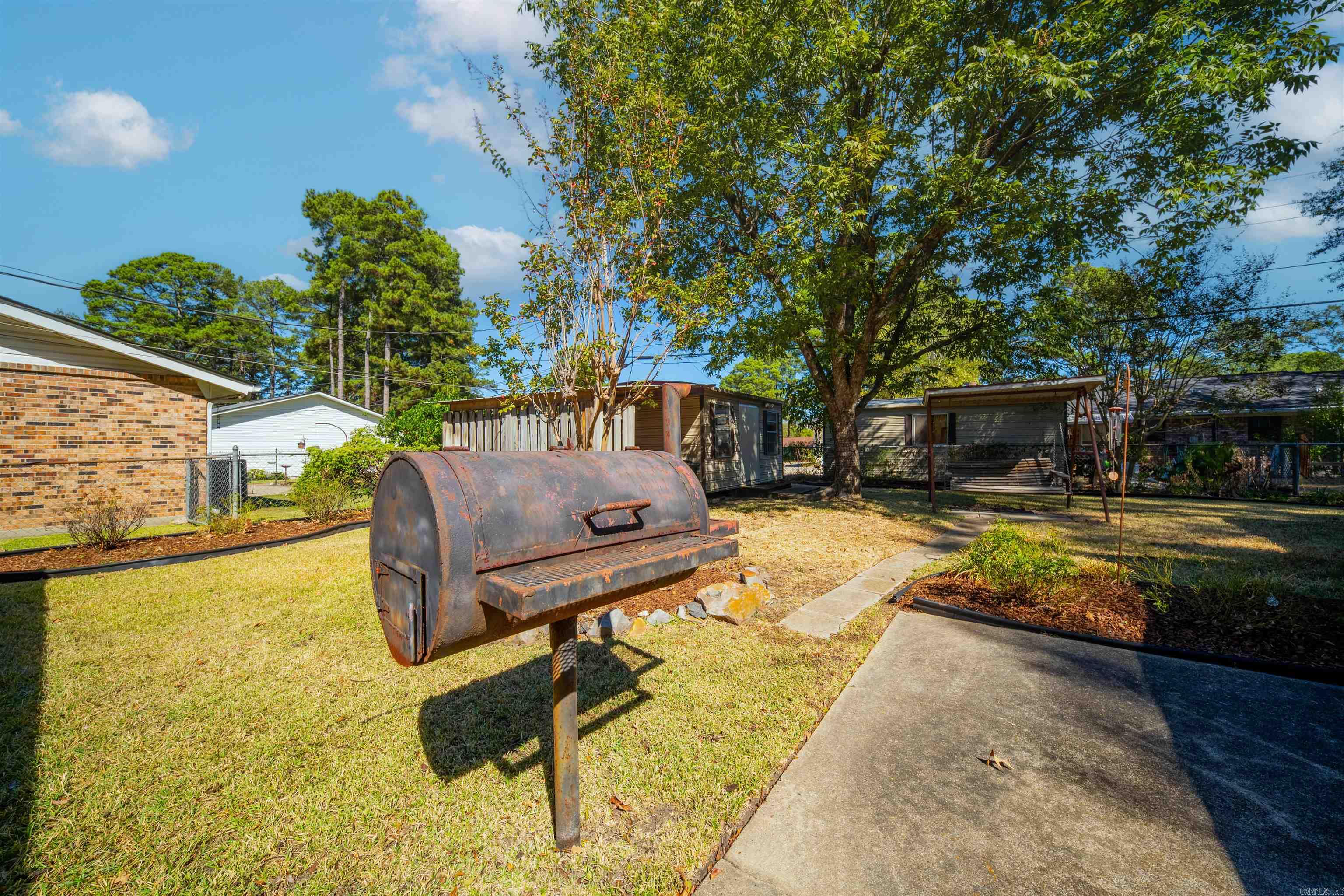 111 Alderman Dr Property Photo 36