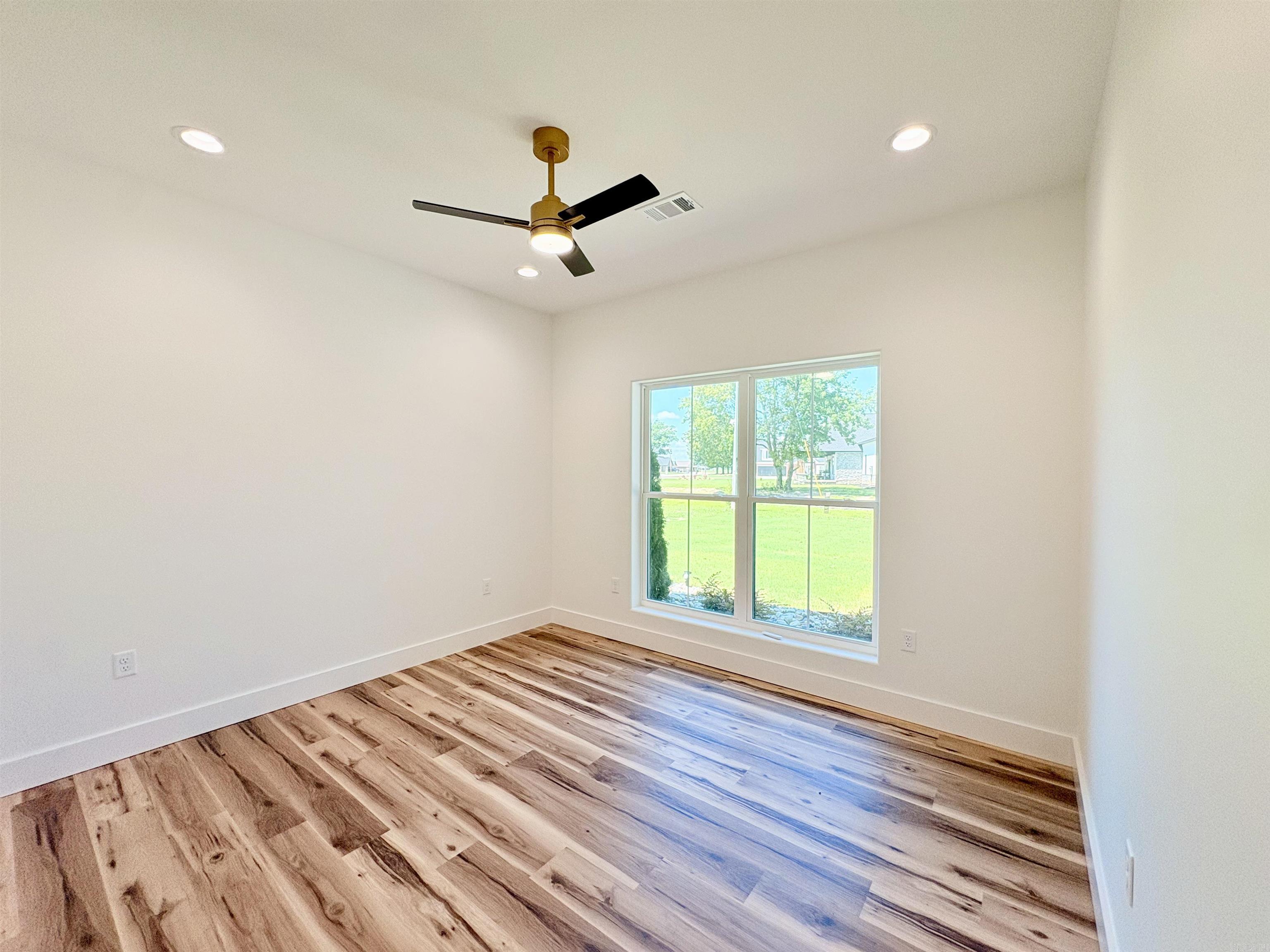 1947 Lakeview Drive Property Photo 16