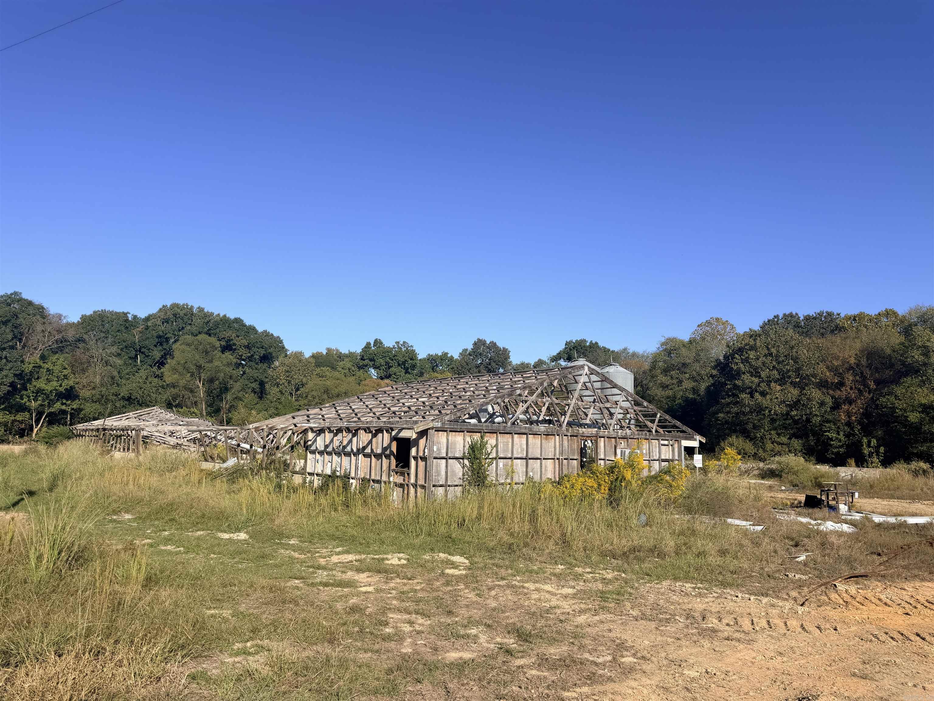 821 Possum Hollow Road Property Photo 1