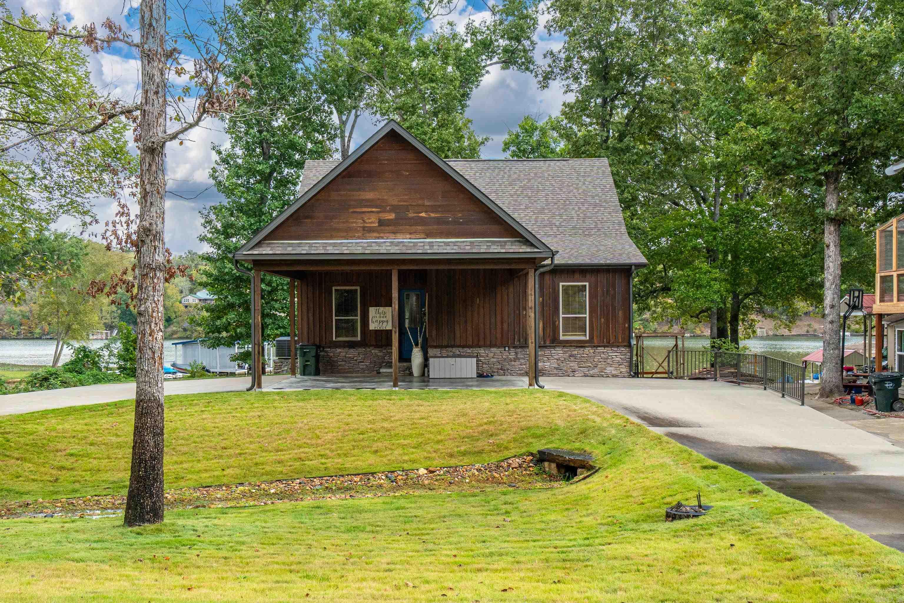 221 Scenic Drive Property Photo 1