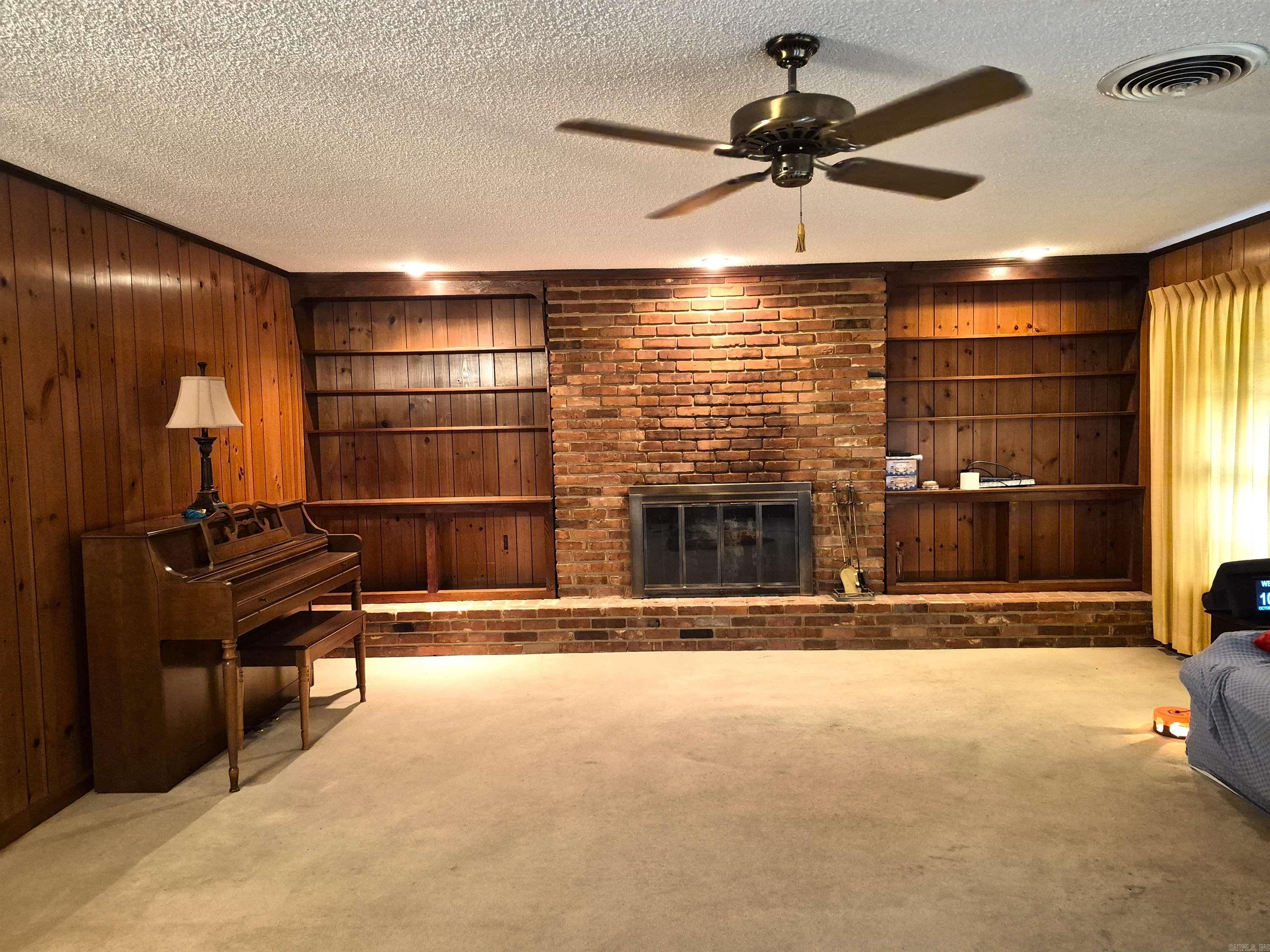 4001 S Fir Property Photo 4