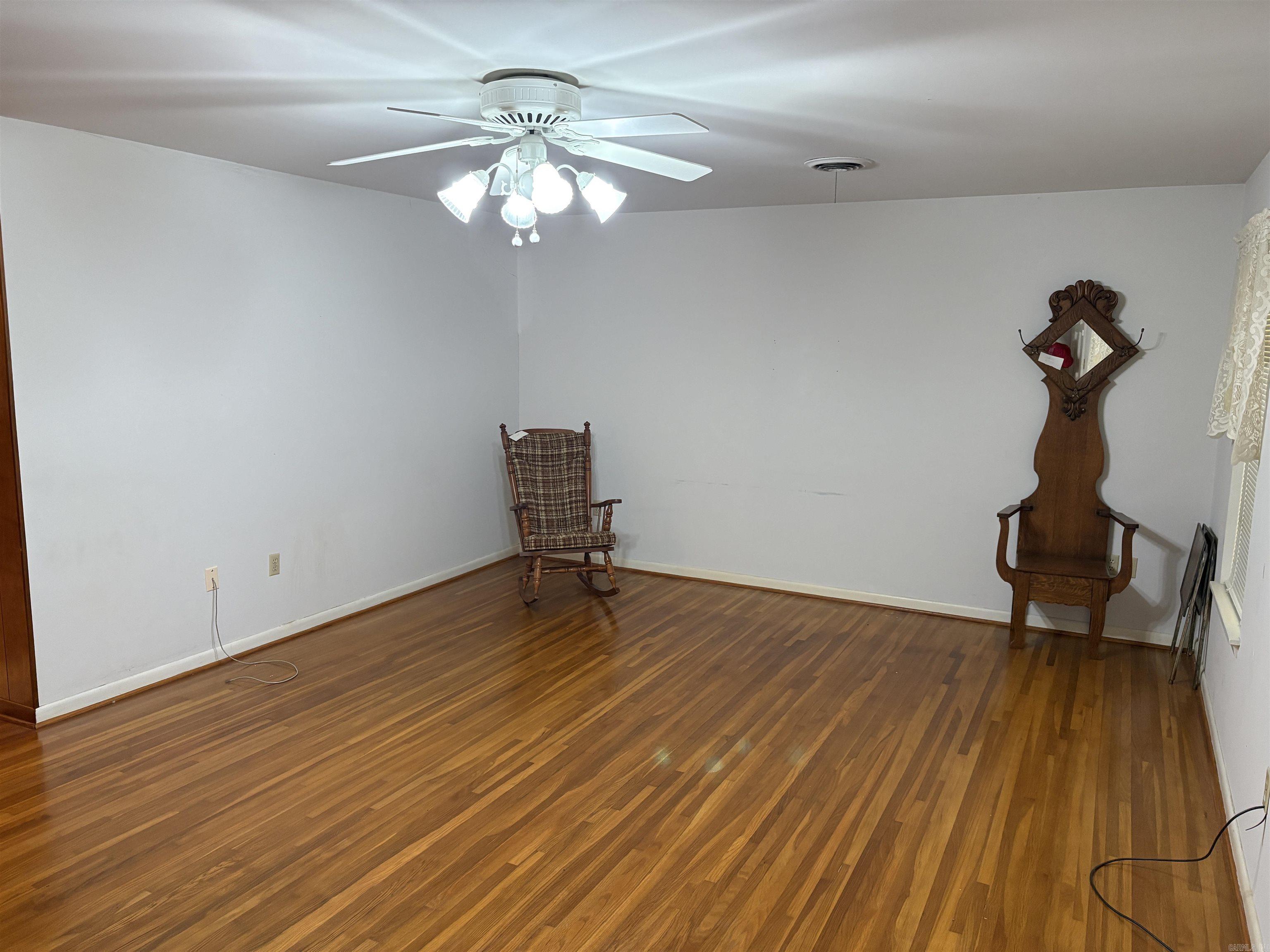 1024 Salem Road Property Photo 12