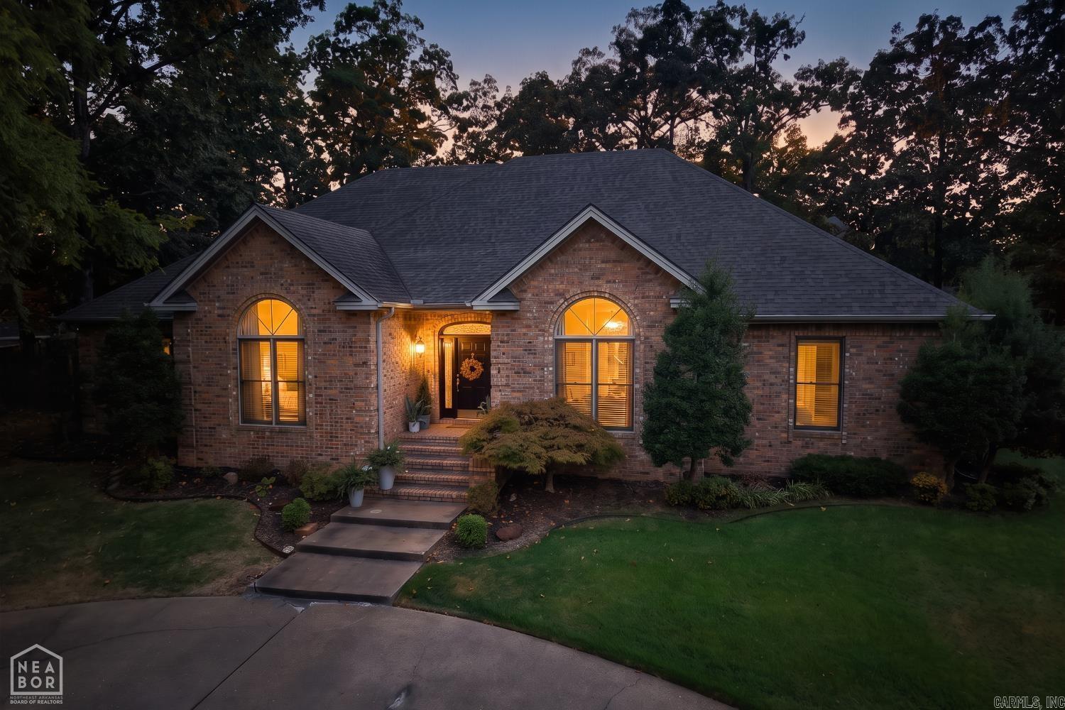 3921 Towering Oaks Drive Property Photo 2