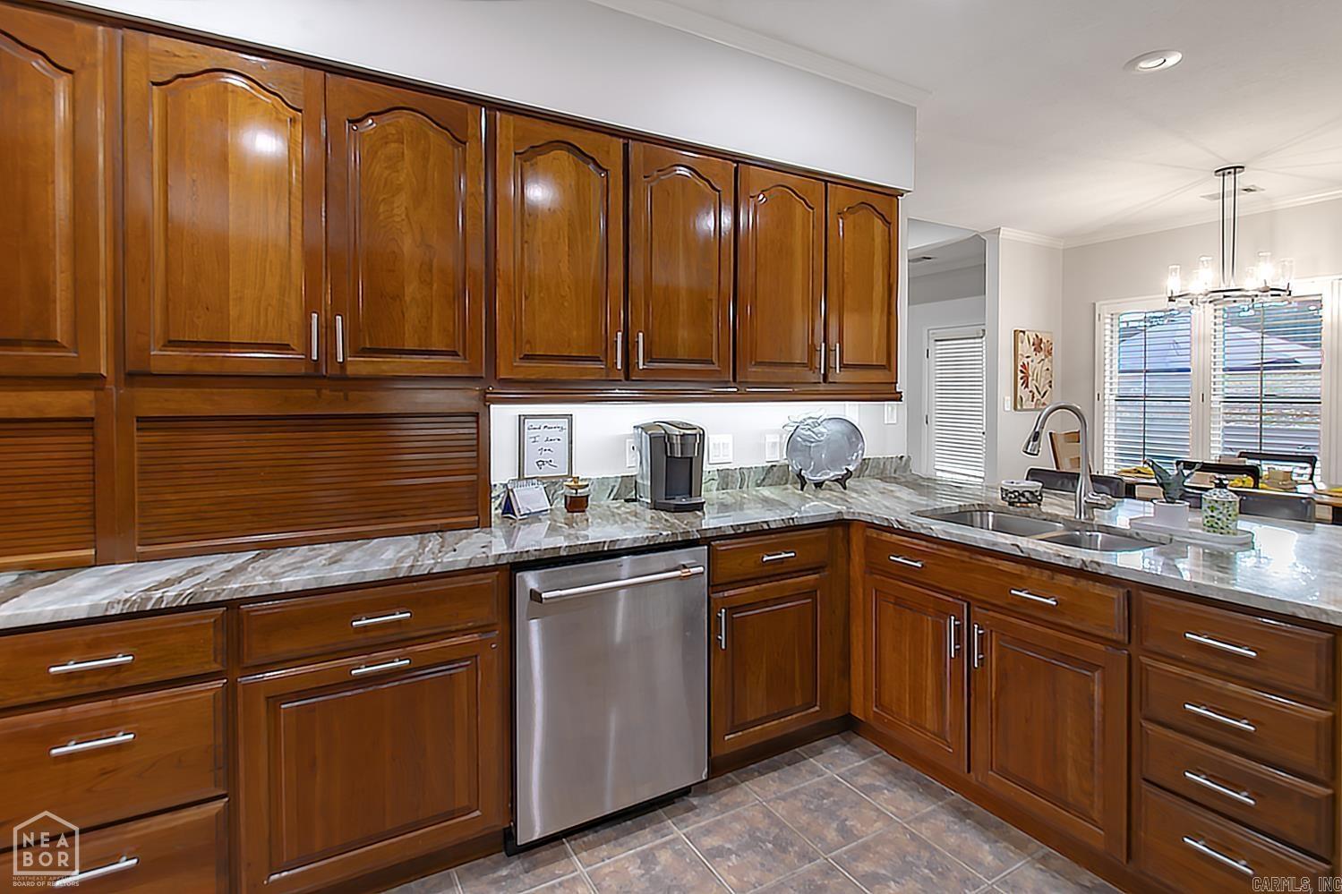 3921 Towering Oaks Drive Property Photo 10