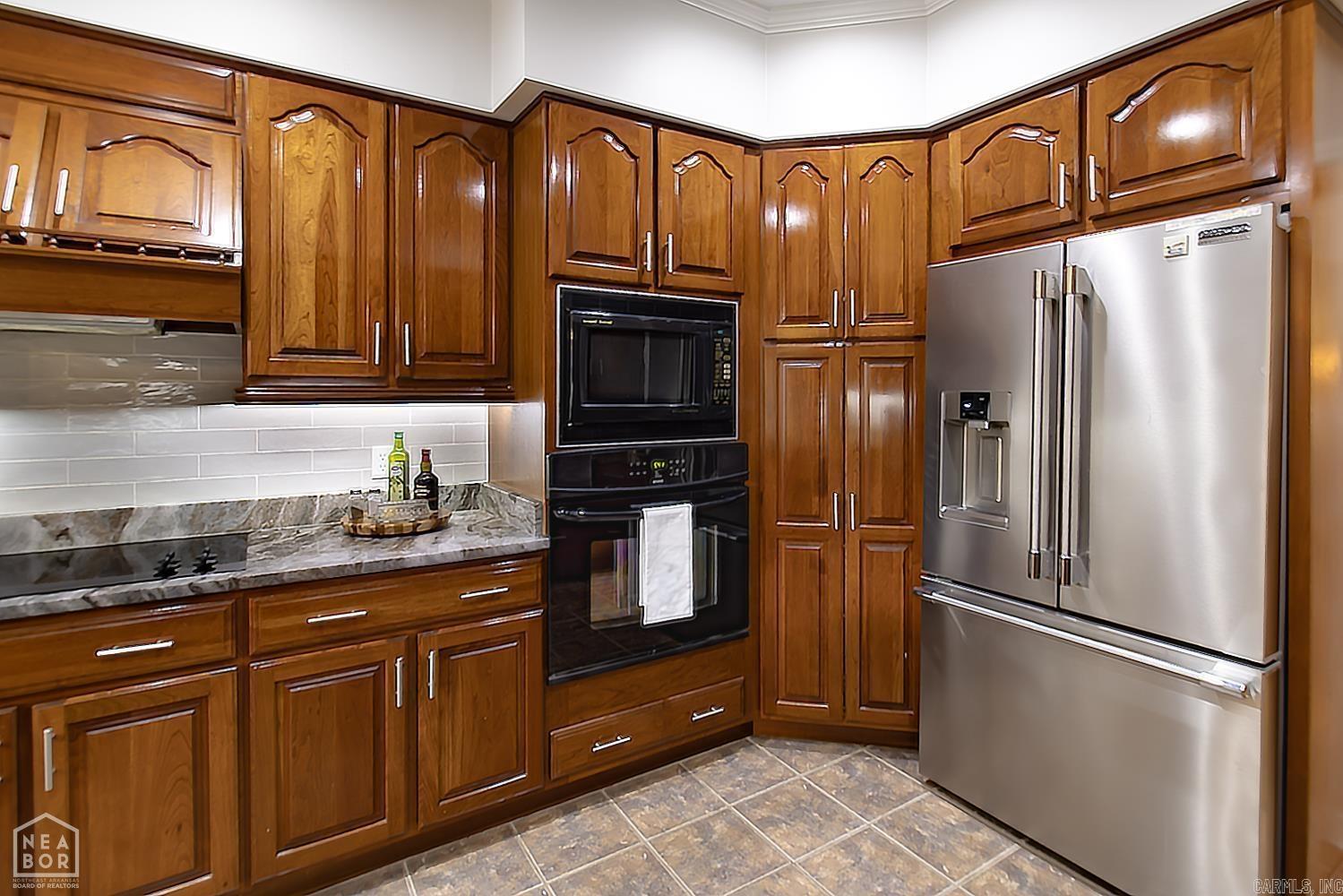 3921 Towering Oaks Drive Property Photo 11