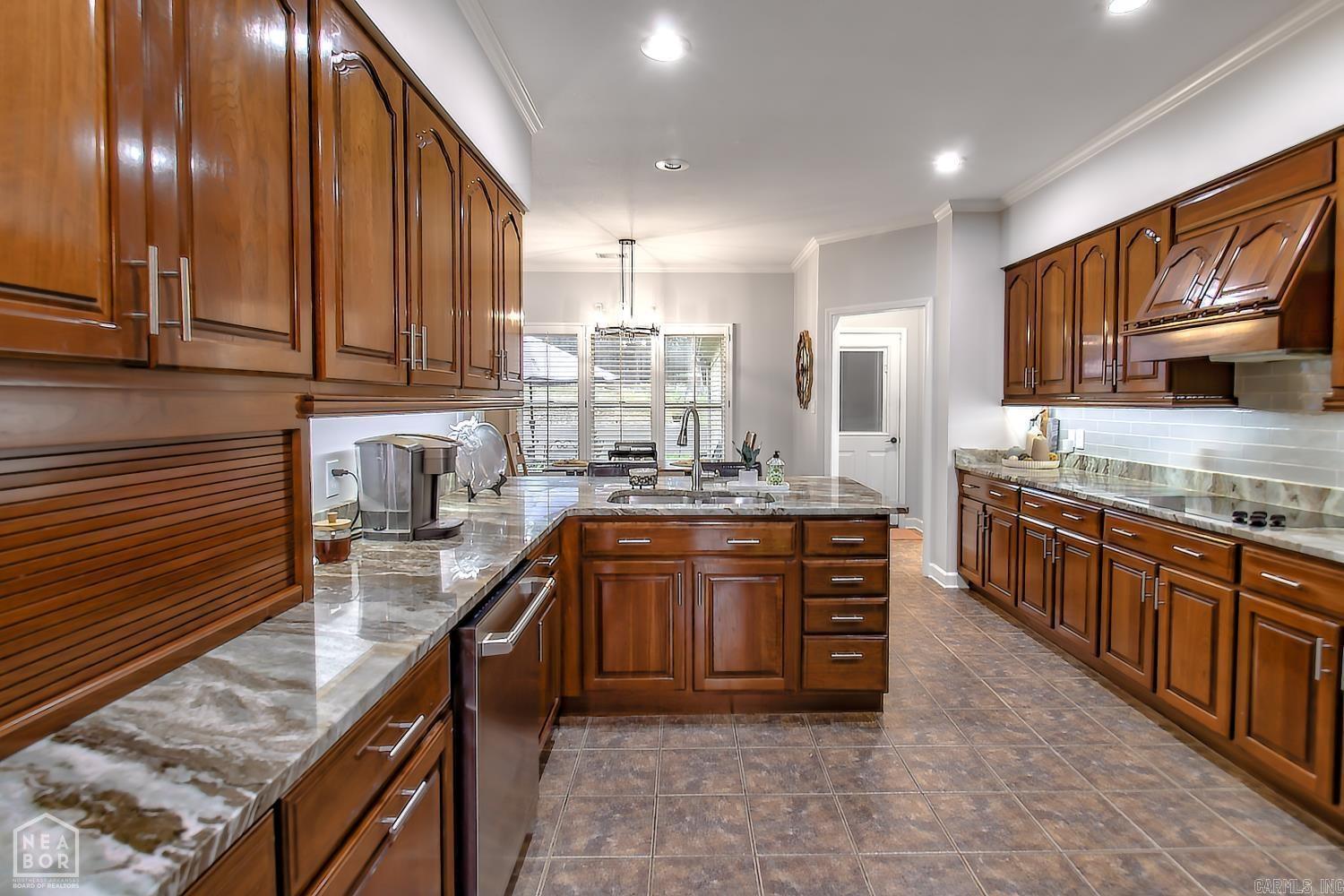3921 Towering Oaks Drive Property Photo 12