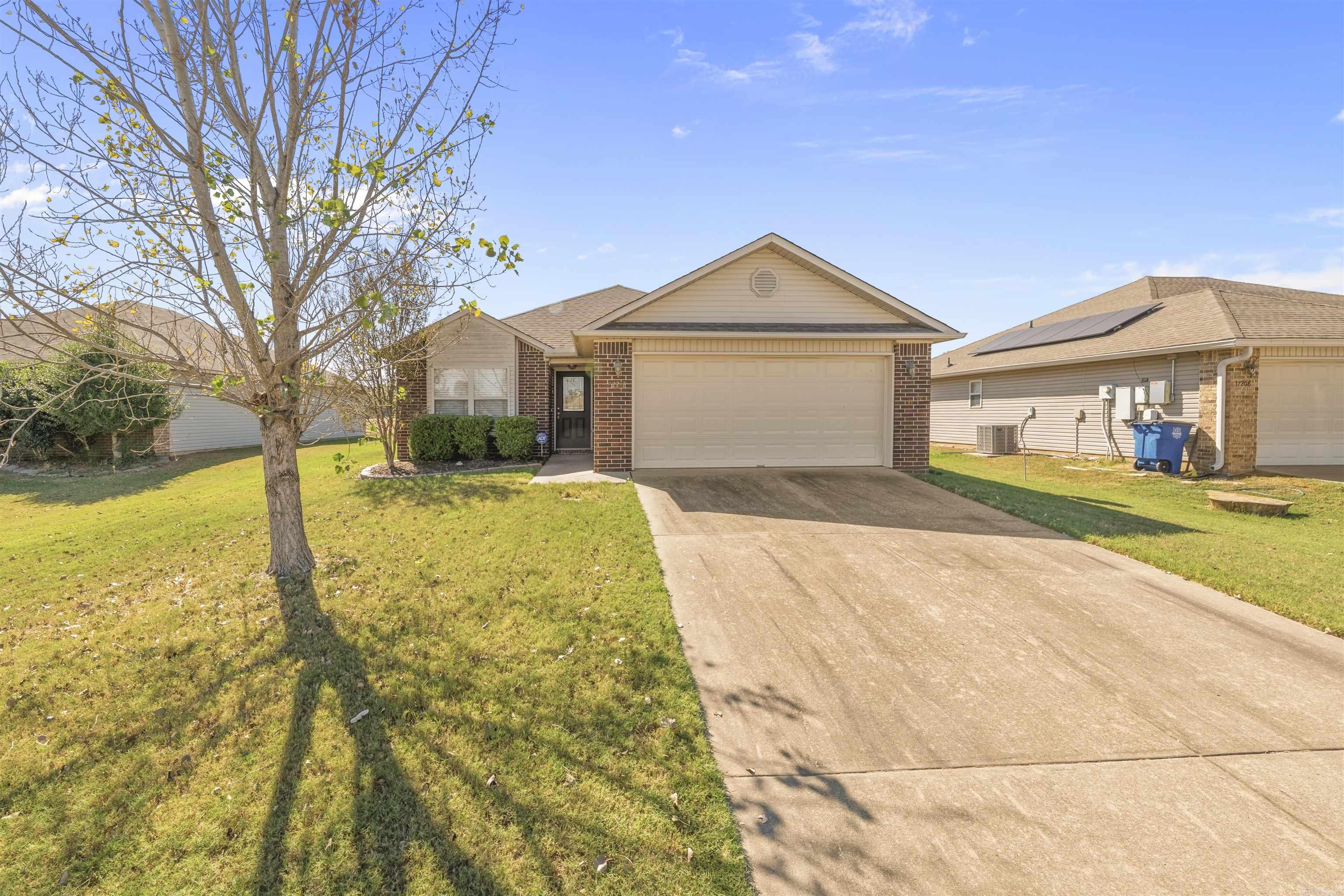 12212 Amaranth Dr Property Photo 2