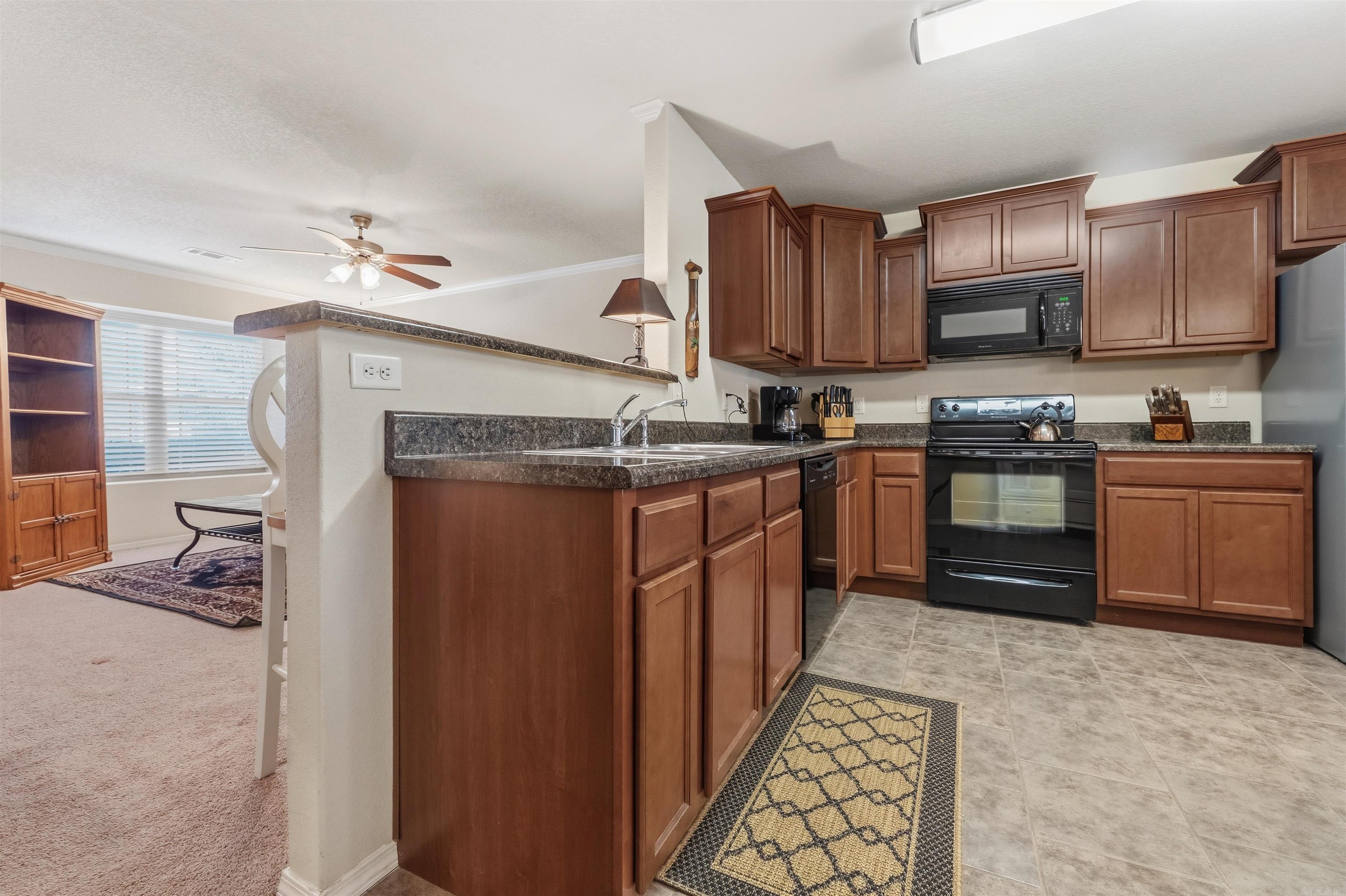 12212 Amaranth Dr Property Photo 8