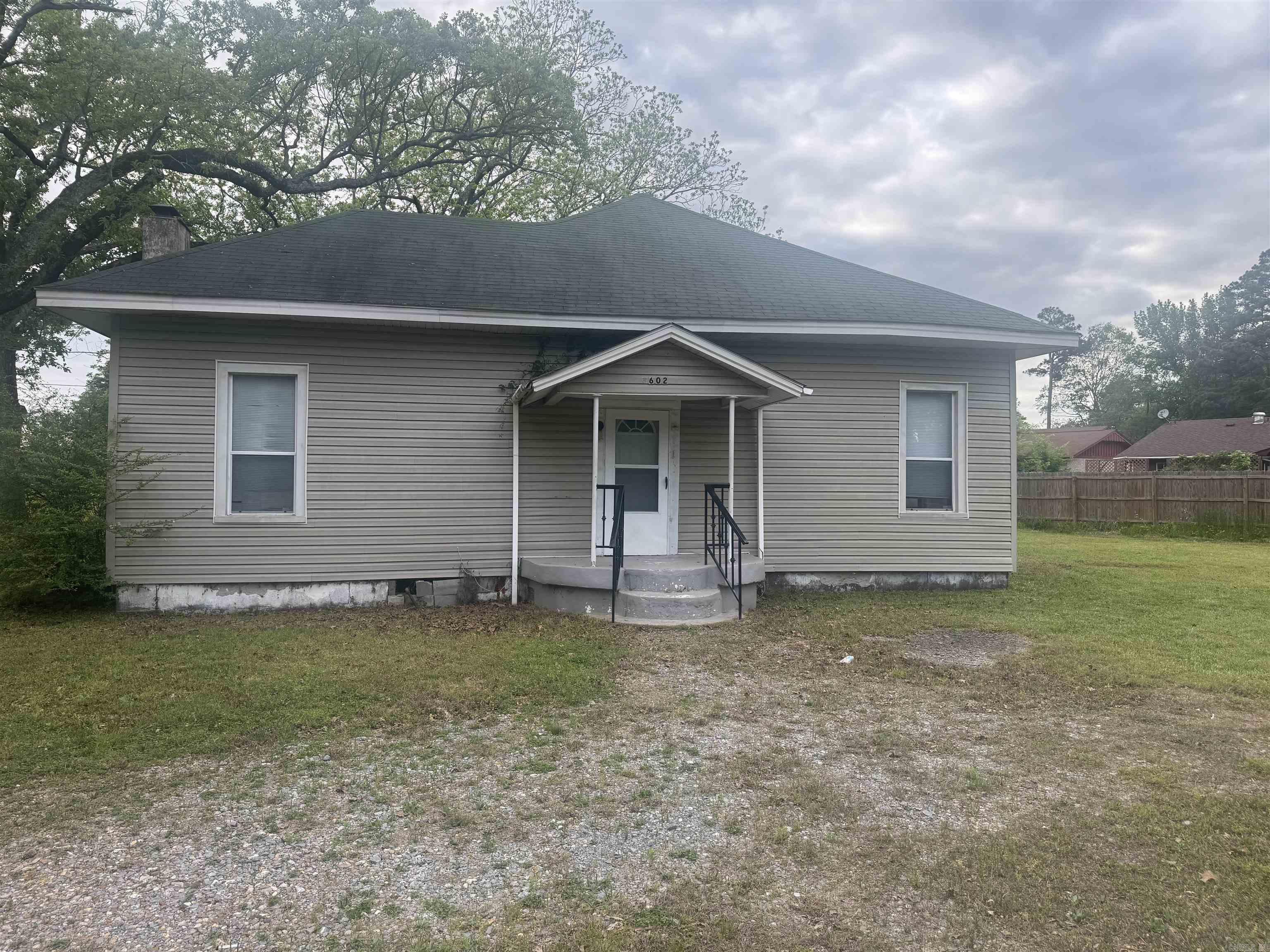 3602 Old Warren Road Property Photo 1