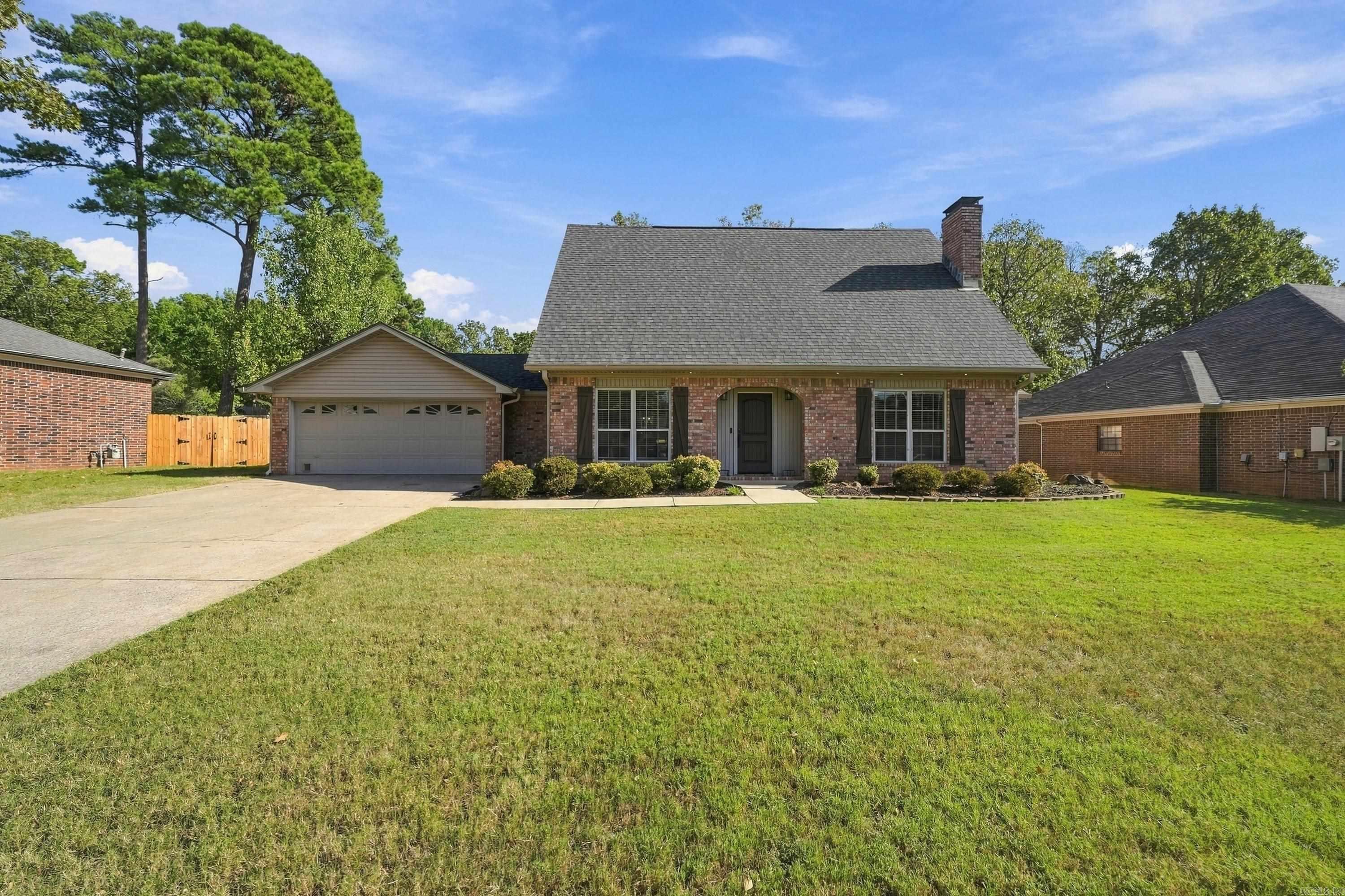 8 Winona Dr Property Photo 1
