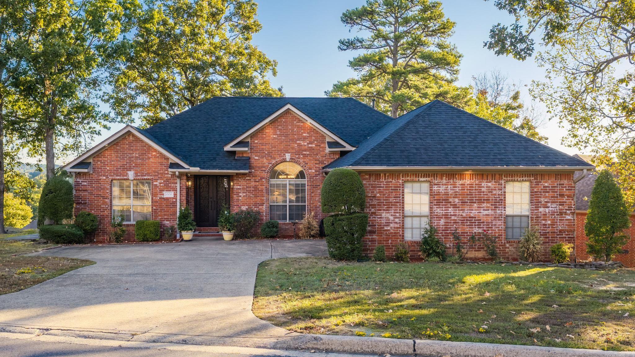 215 Trelon Circle Property Photo 1